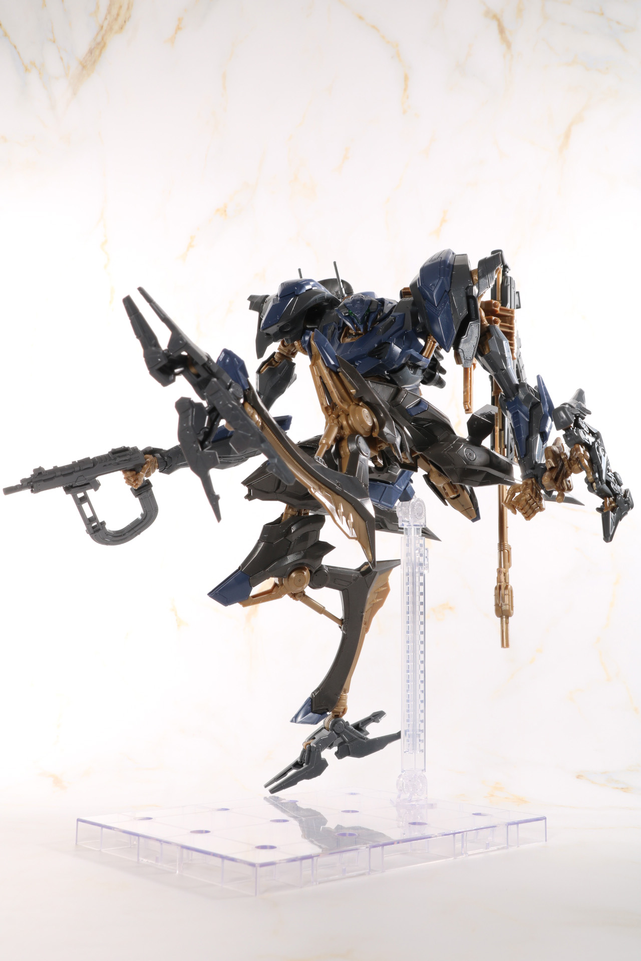 キック攻撃も可能