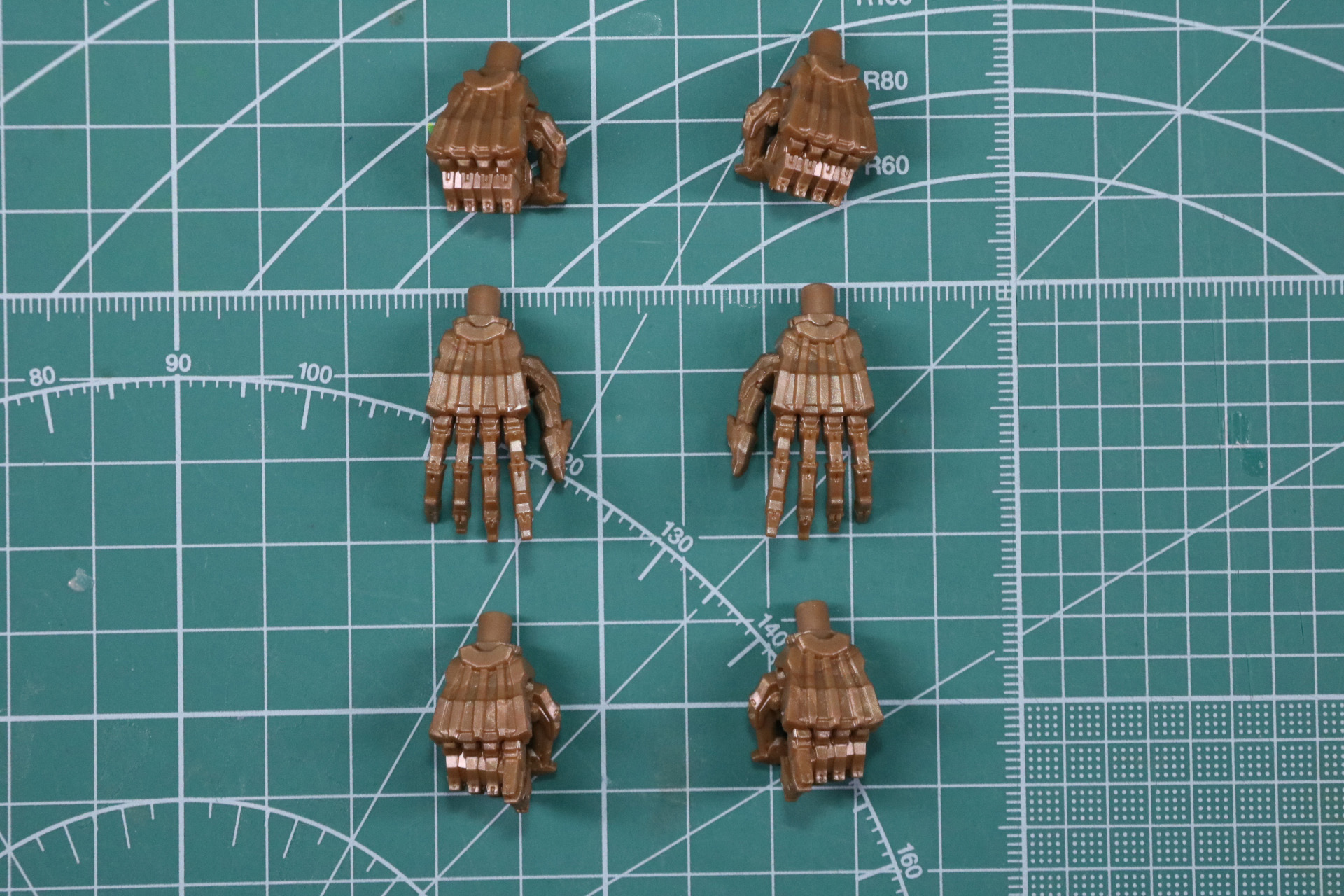 ハンドパーツの組み立て