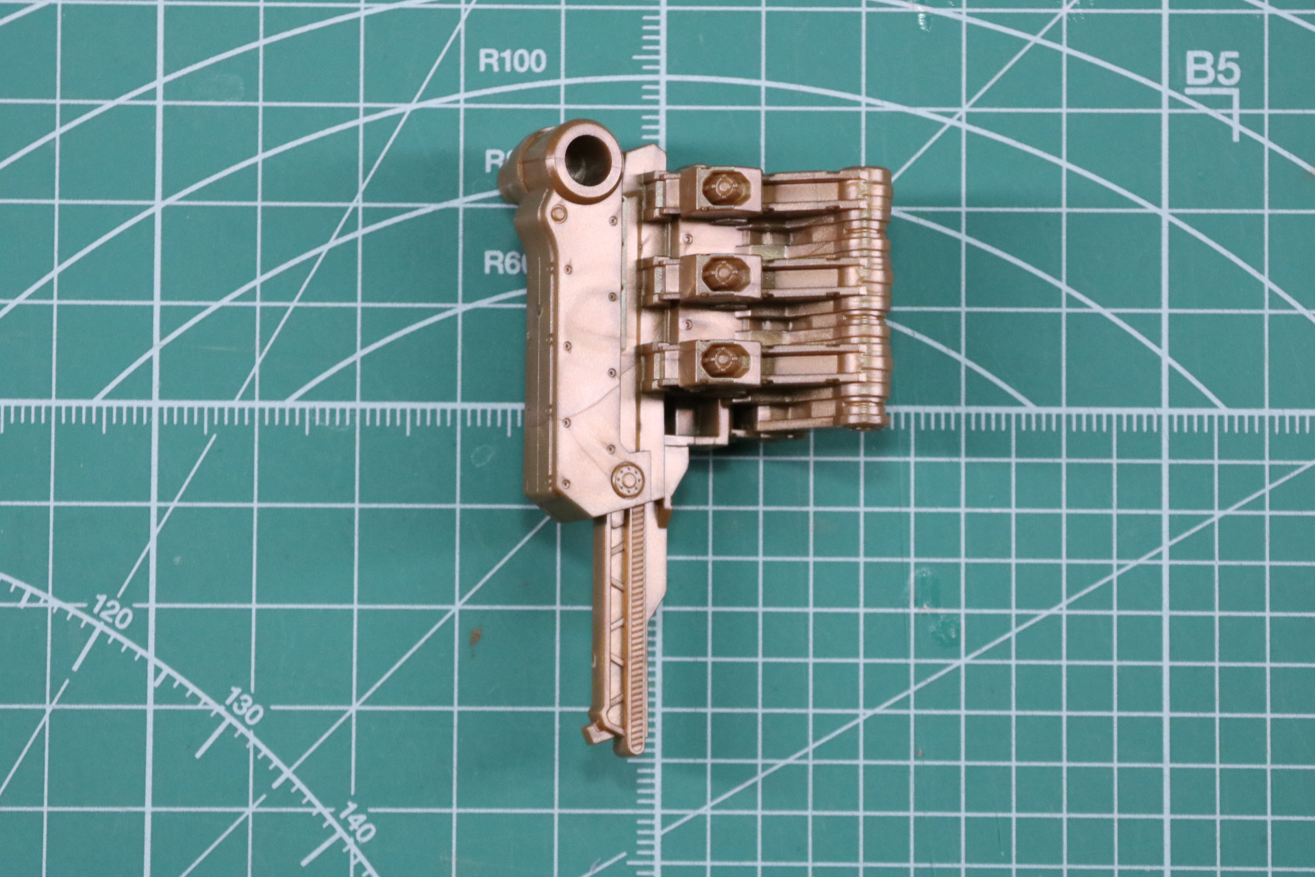 ウェポンハンガー（バーストライフルを取り付ける場合）