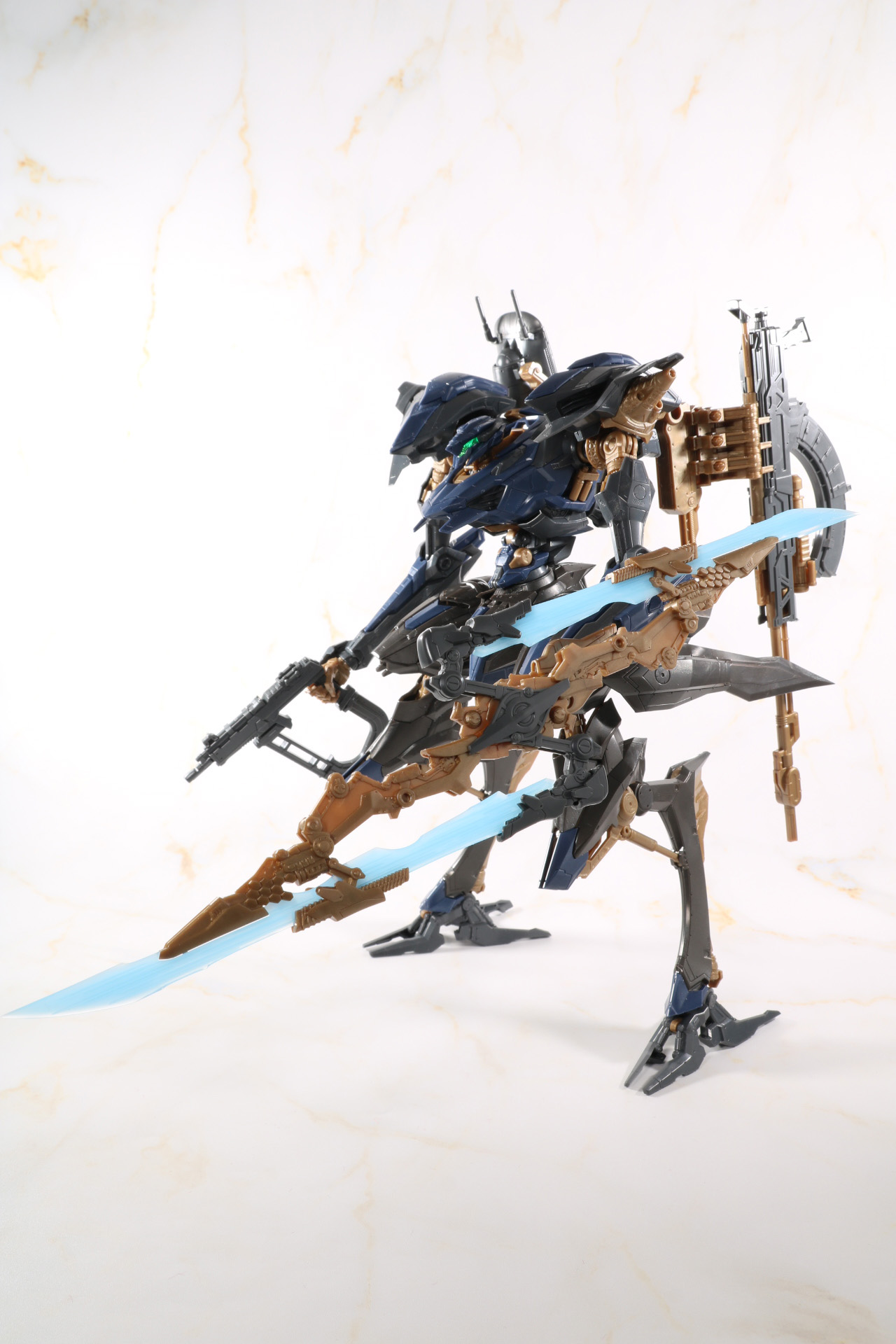 レーザースライサーは待機状態と展開状態を差し替えて再現