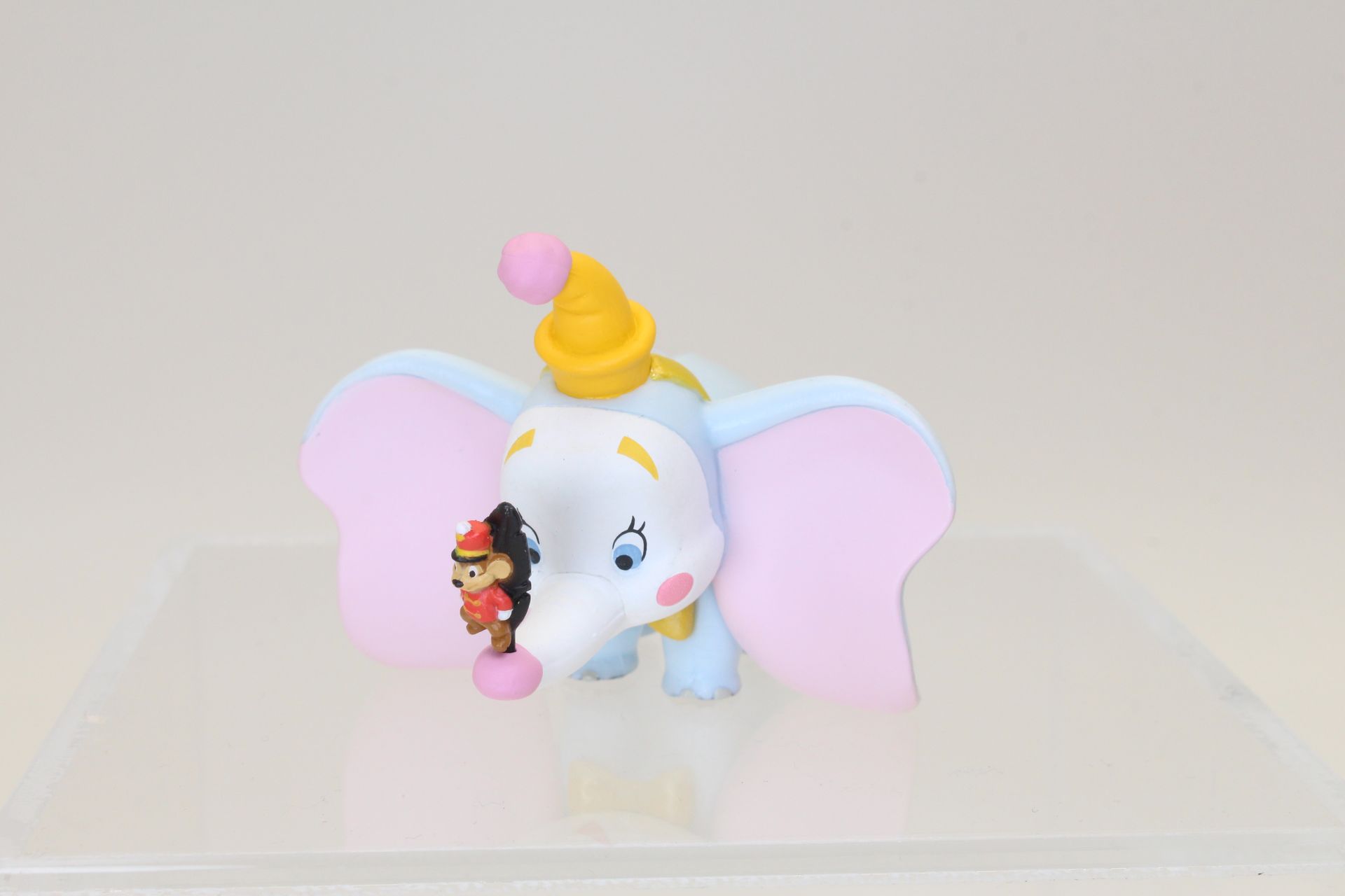 「サーカス（ティモシーとダンボ）」