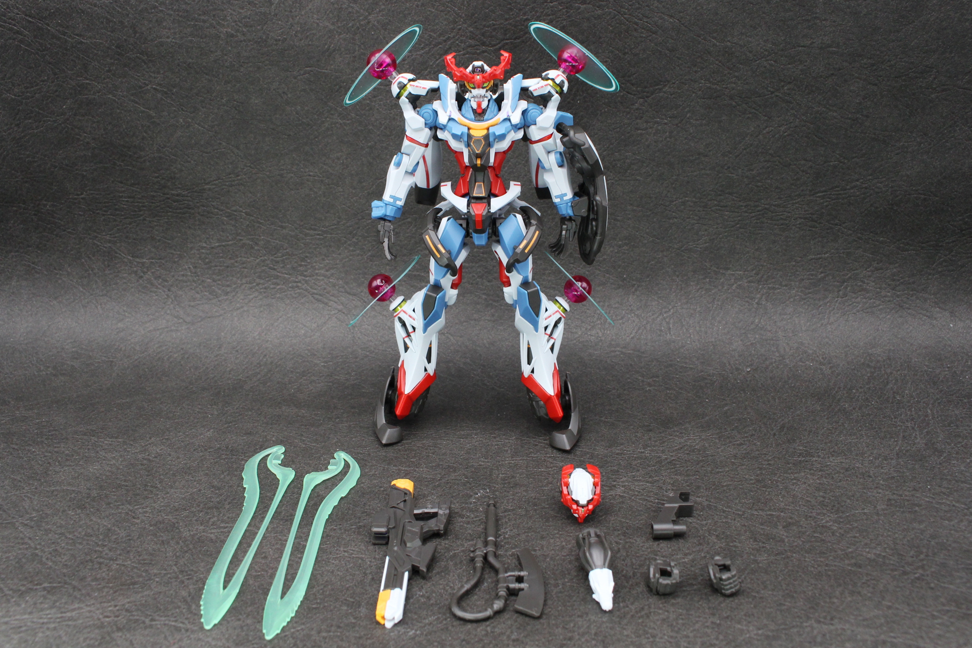「HG 1/144 GQuuuuuuX(エンディミオン・ユニット覚醒時)」。1月10日発売。価格は2,860円