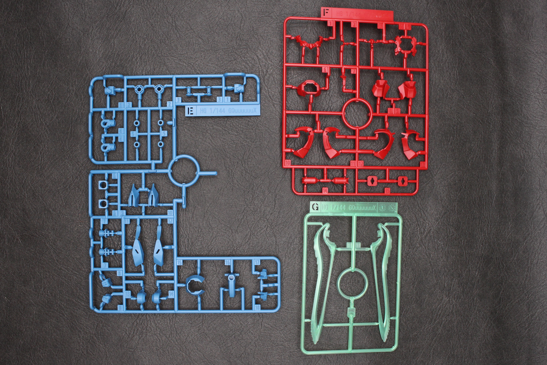 Eパーツ、Fパーツ、Gパーツ。ここまでが「HG 1/144 GQuuuuuuX」と同じパーツだ