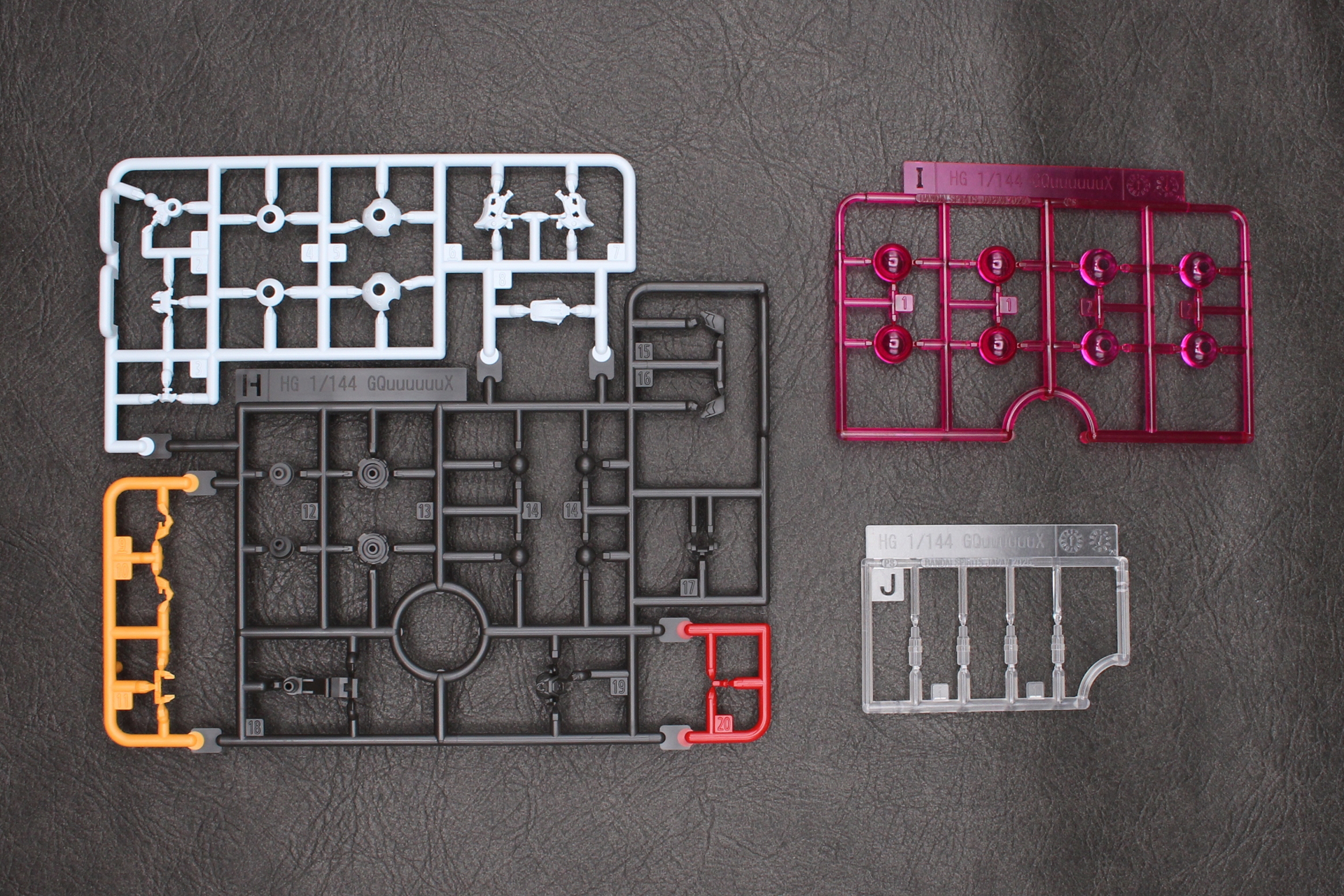 Hパーツ、Iパーツ、Jパーツ。こちらが新規のパーツ群