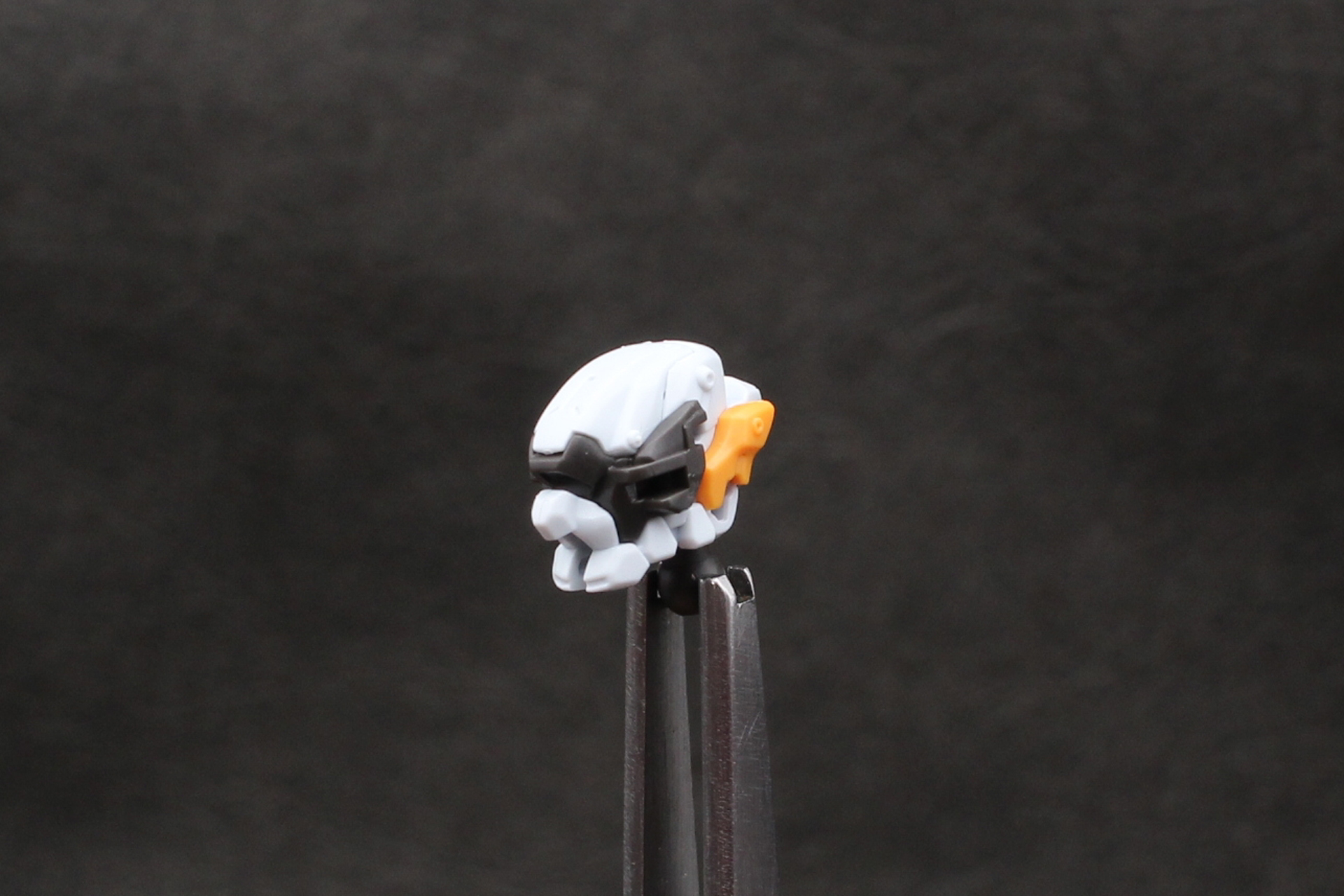 非展開状態の頭部を組み立てる。必要がなければ後回しにしてもOK