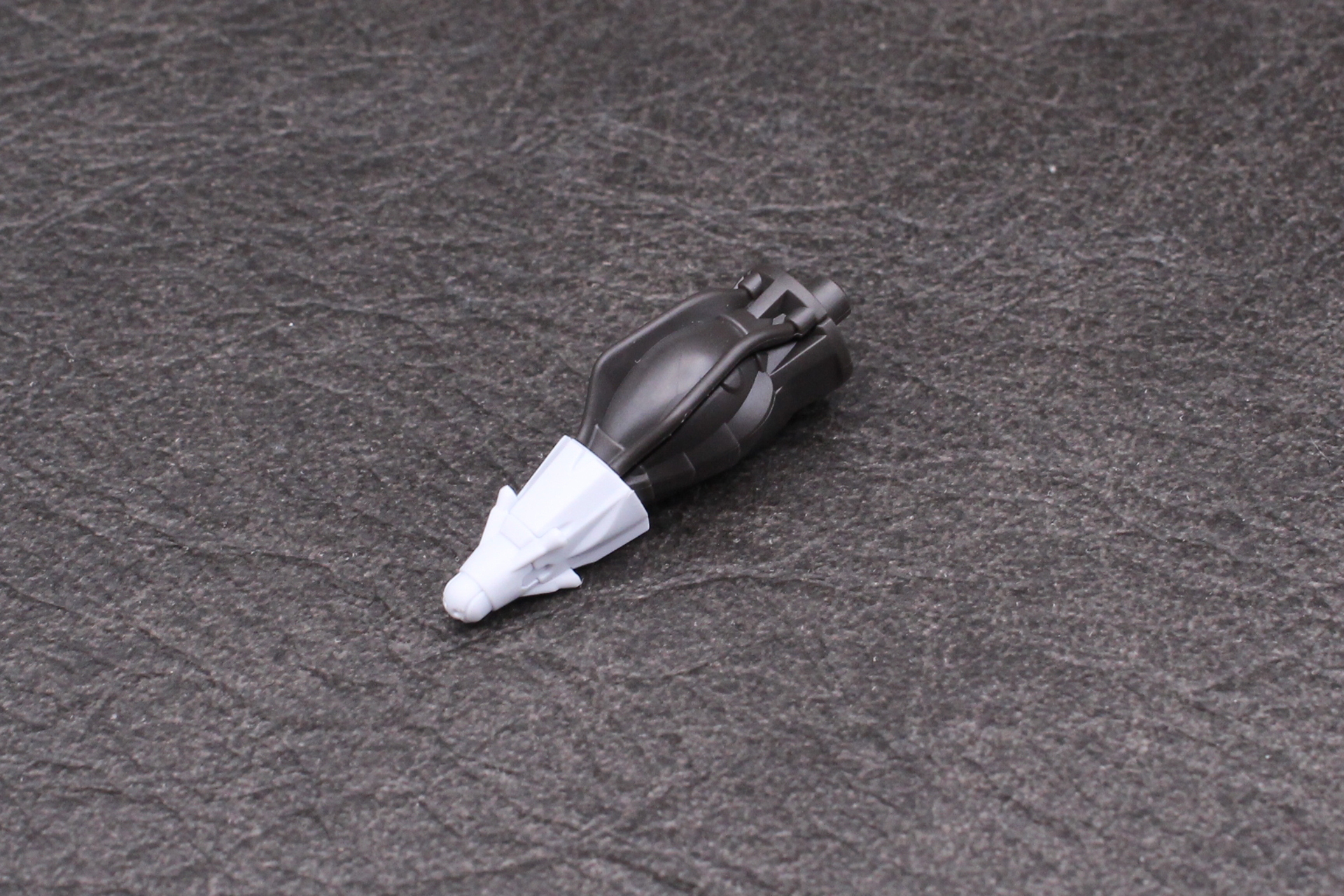 機首を組み立てて取り付ければ、コア・ファイターとなる