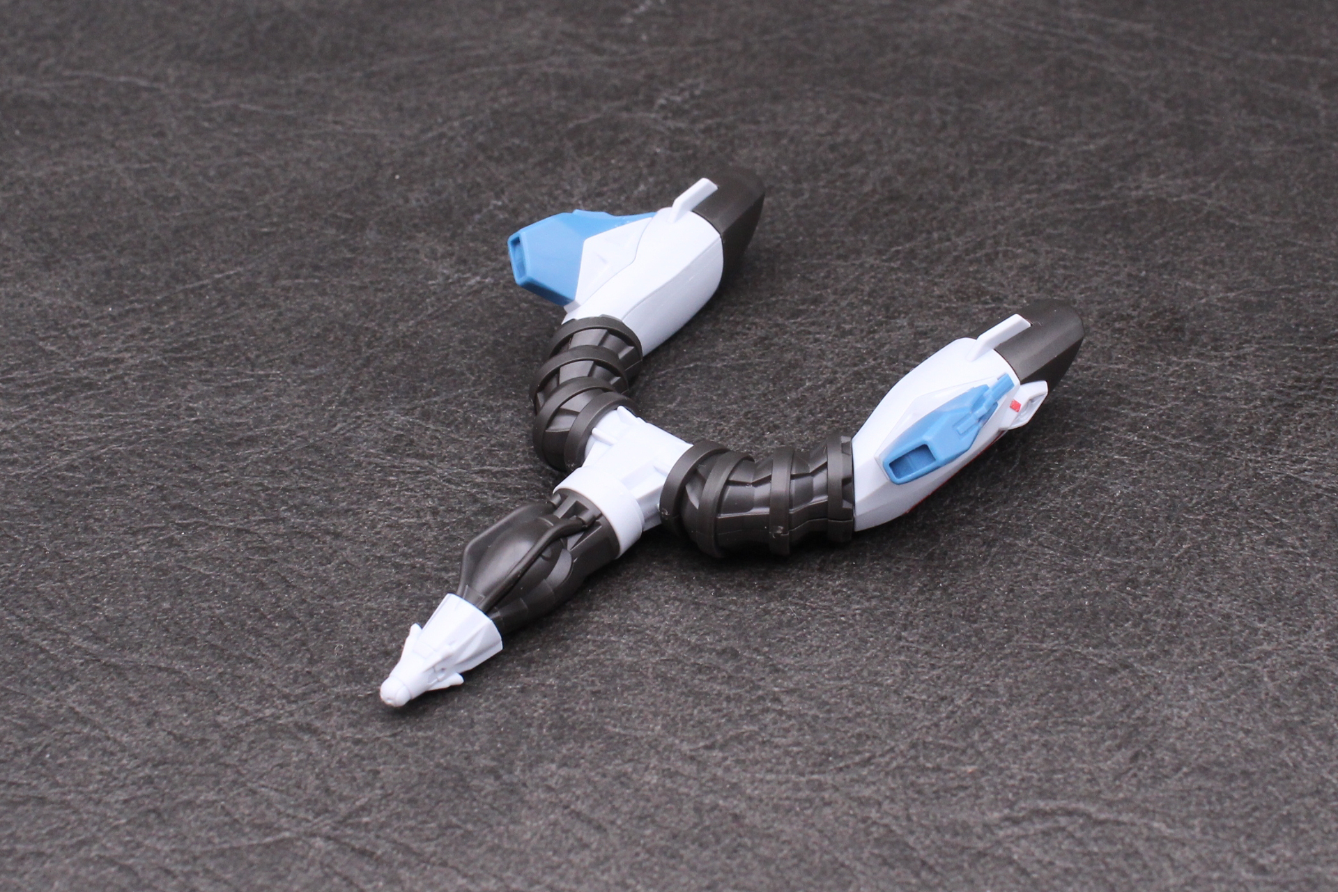 機首を組み立てて取り付ければ、コア・ファイターとなる