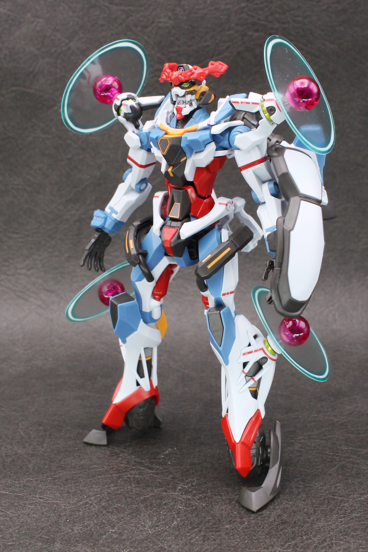 肩と脚にそれぞれリングを取り付け、ビーム・サーベルのグリップを腰に取り付ければエンディミオン・ユニット覚醒時のジークアクスが完成