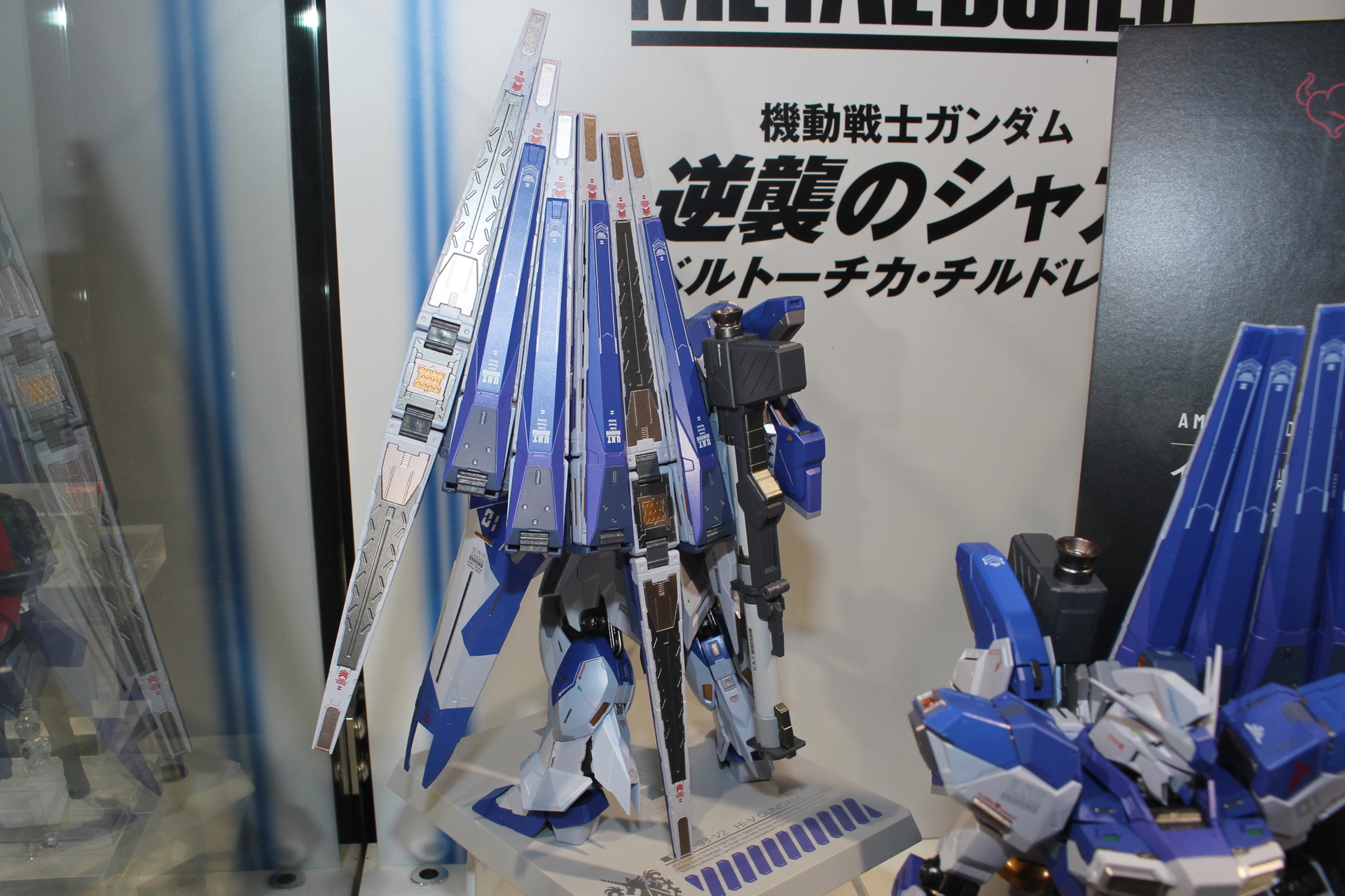 劇場版νガンダムの形状となったフィン・ファンネル。こちらに愛着がある人は多いはず