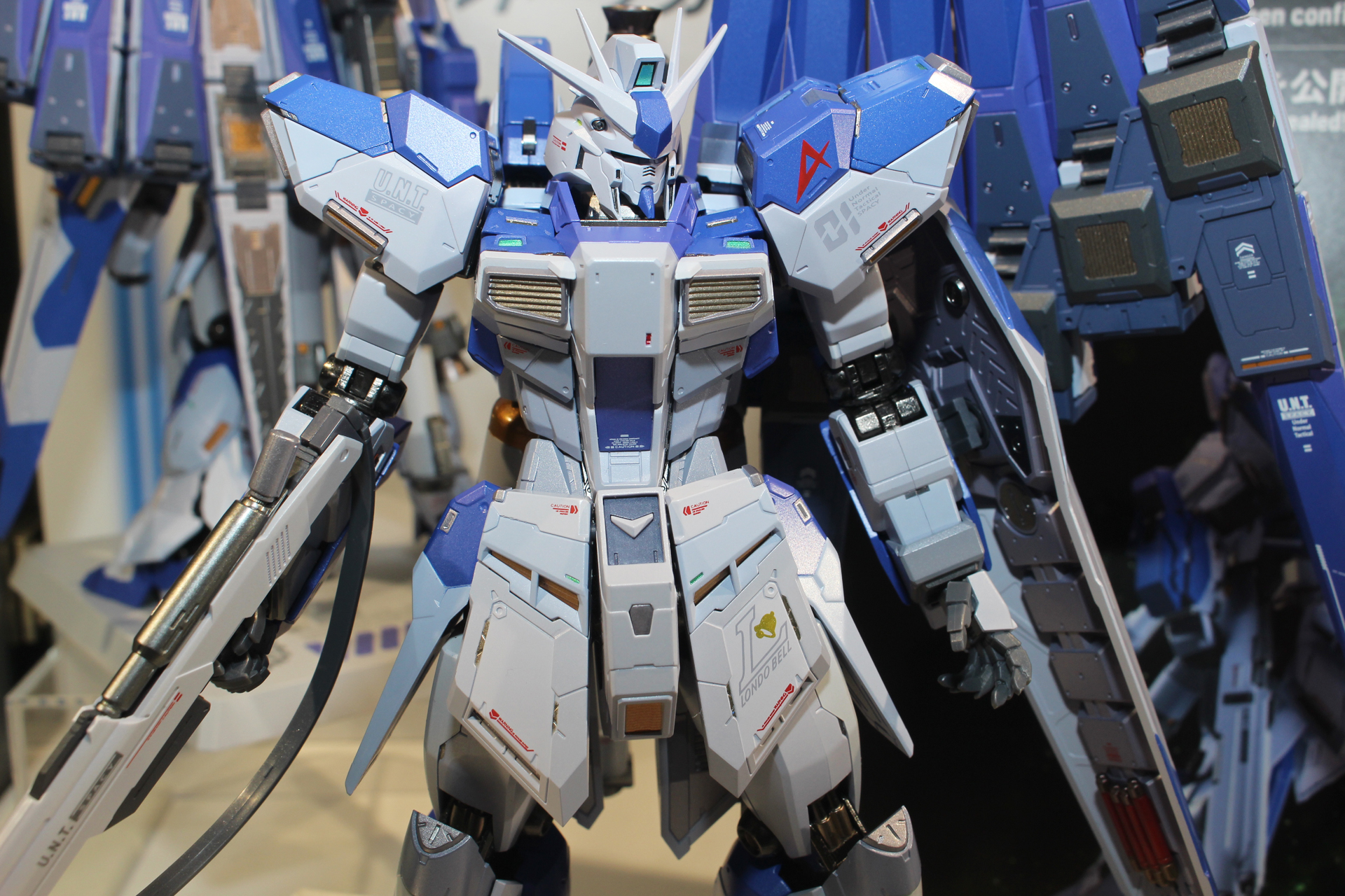 ダイキャストを使用したフレームは継承され、関節部などにその一部が見えている