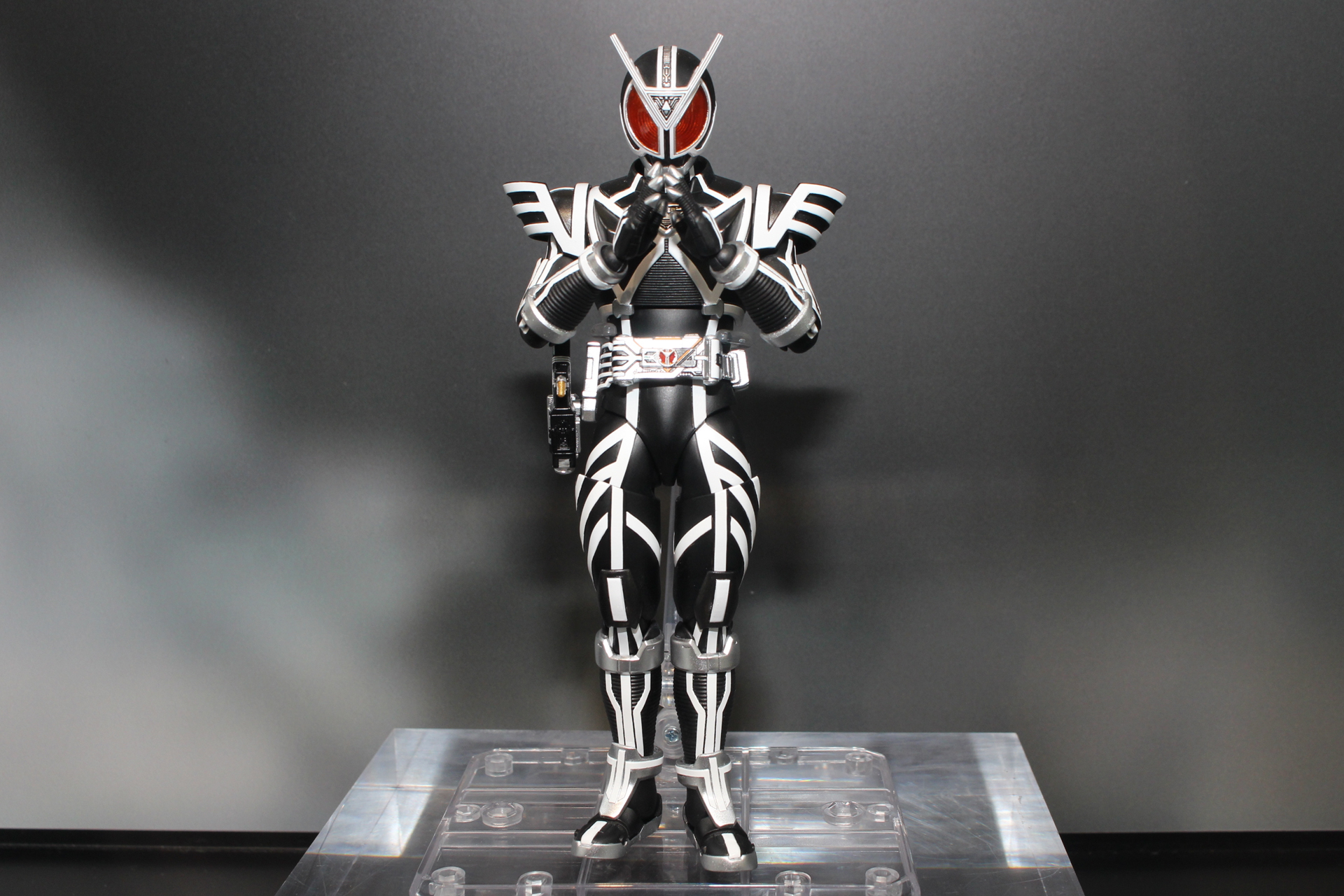 「S.H.Figuarts（真骨彫製法） 仮面ライダーデルタ」。発売日・価格未定