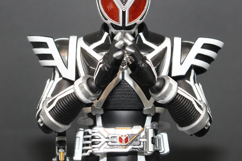特別企画】「仮面ライダー555」の3人目のライダー、「S.H.Figuarts（真