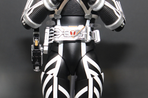 特別企画】「仮面ライダー555」の3人目のライダー、「S.H.Figuarts（真