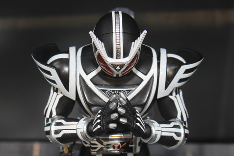 特別企画】「仮面ライダー555」の3人目のライダー、「S.H.Figuarts（真