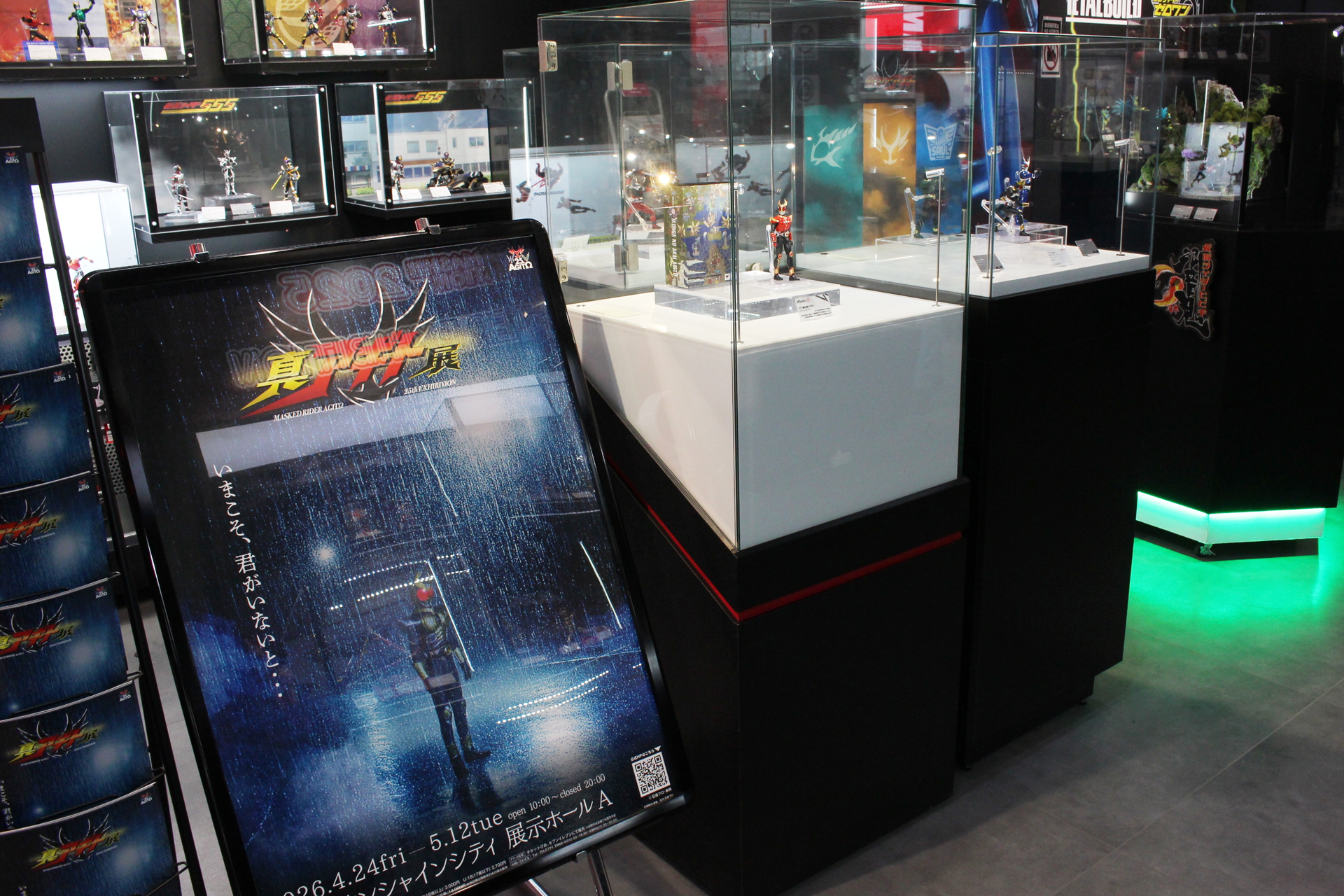 TAMASHII NATIONS STORE TOKYOには、クウガ展のポスターやほかのライダー達の試作品も展示されていた