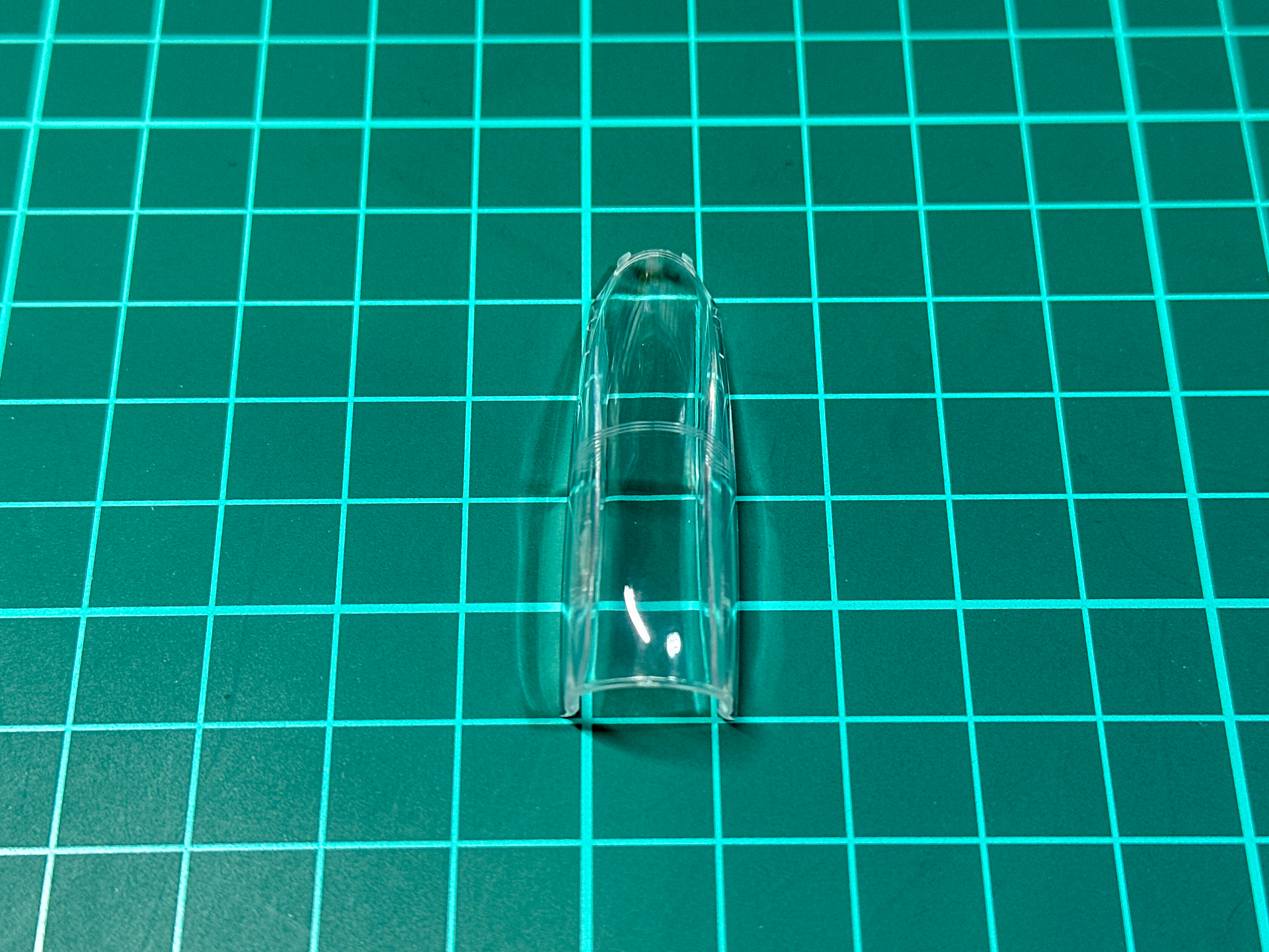 クリアパーツはコンパウンドで磨くことで輝きます。