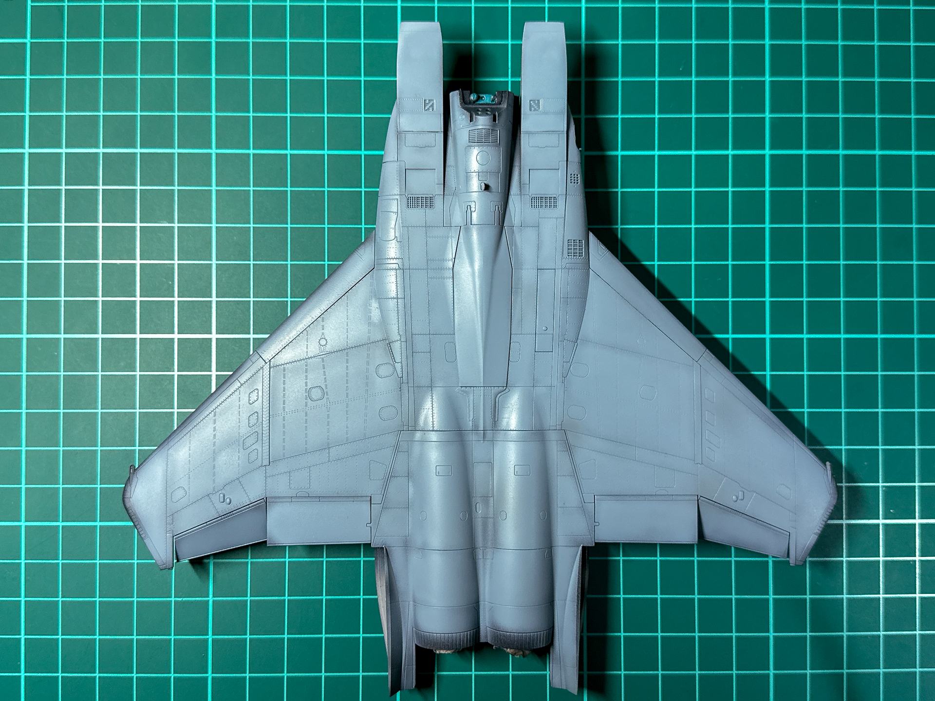 スポット吹きをすることで色味を若干変化させています。