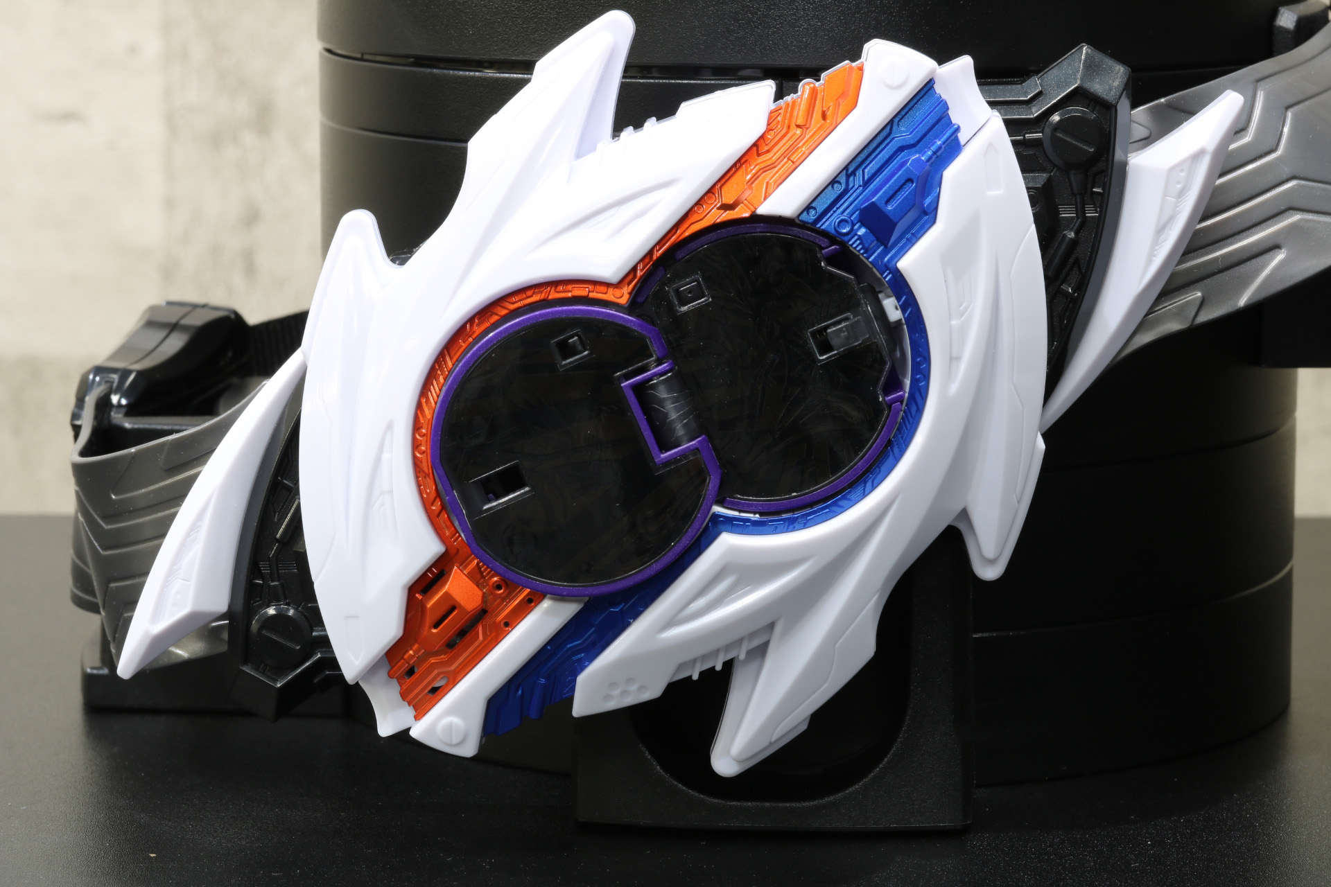 通常は暗くカプセムの内側は何も見えない