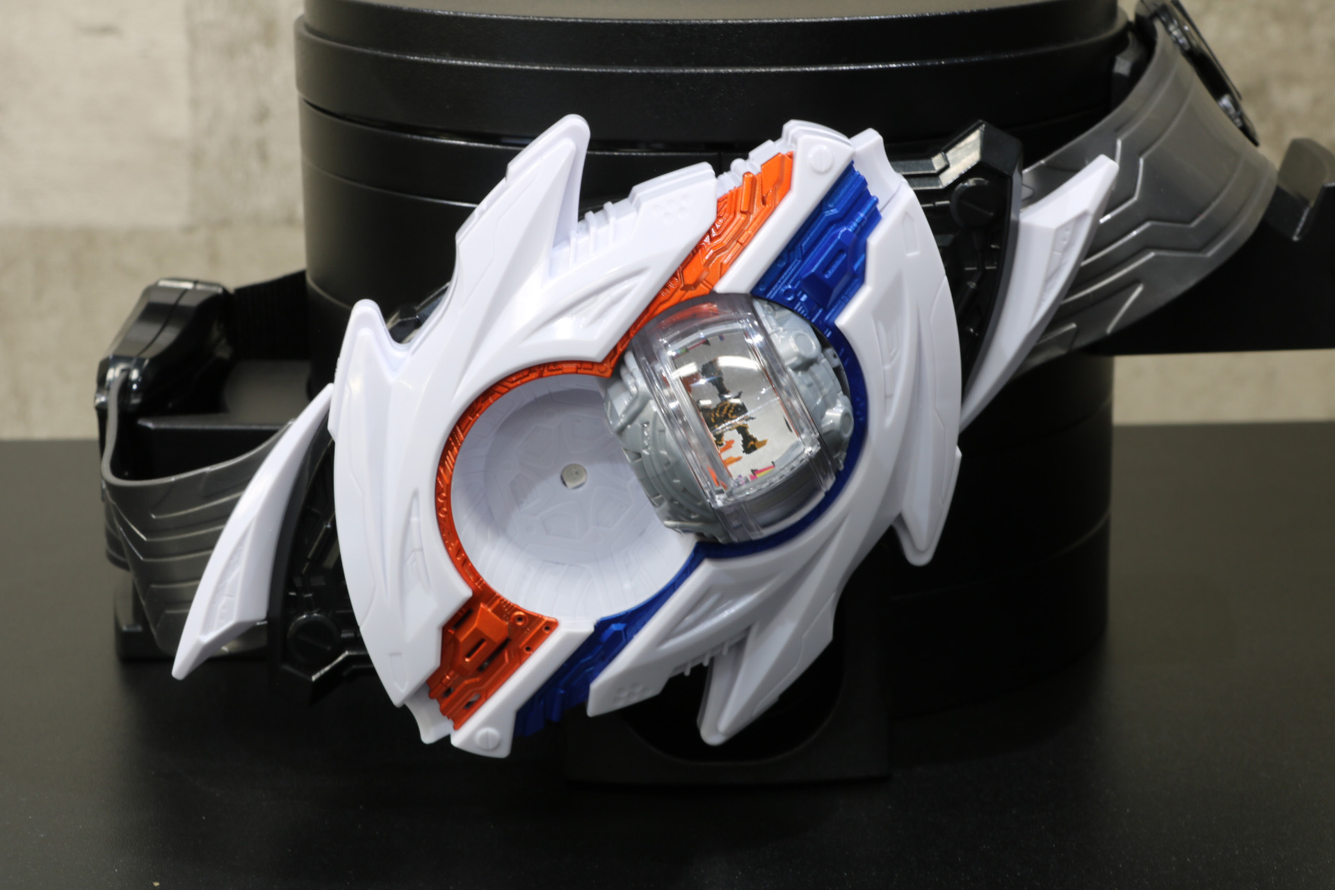 別売りの「イレイスカプセム」など従来のカプセムをセットすることが可能