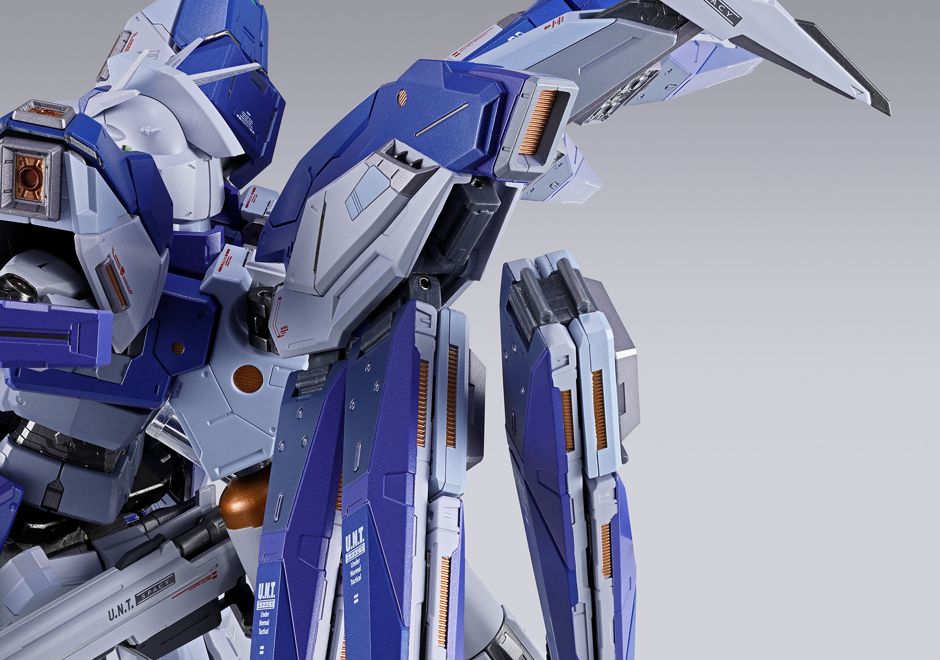 ファンネルコンテナは換装を前提とし着脱しやすい新規構造を採用