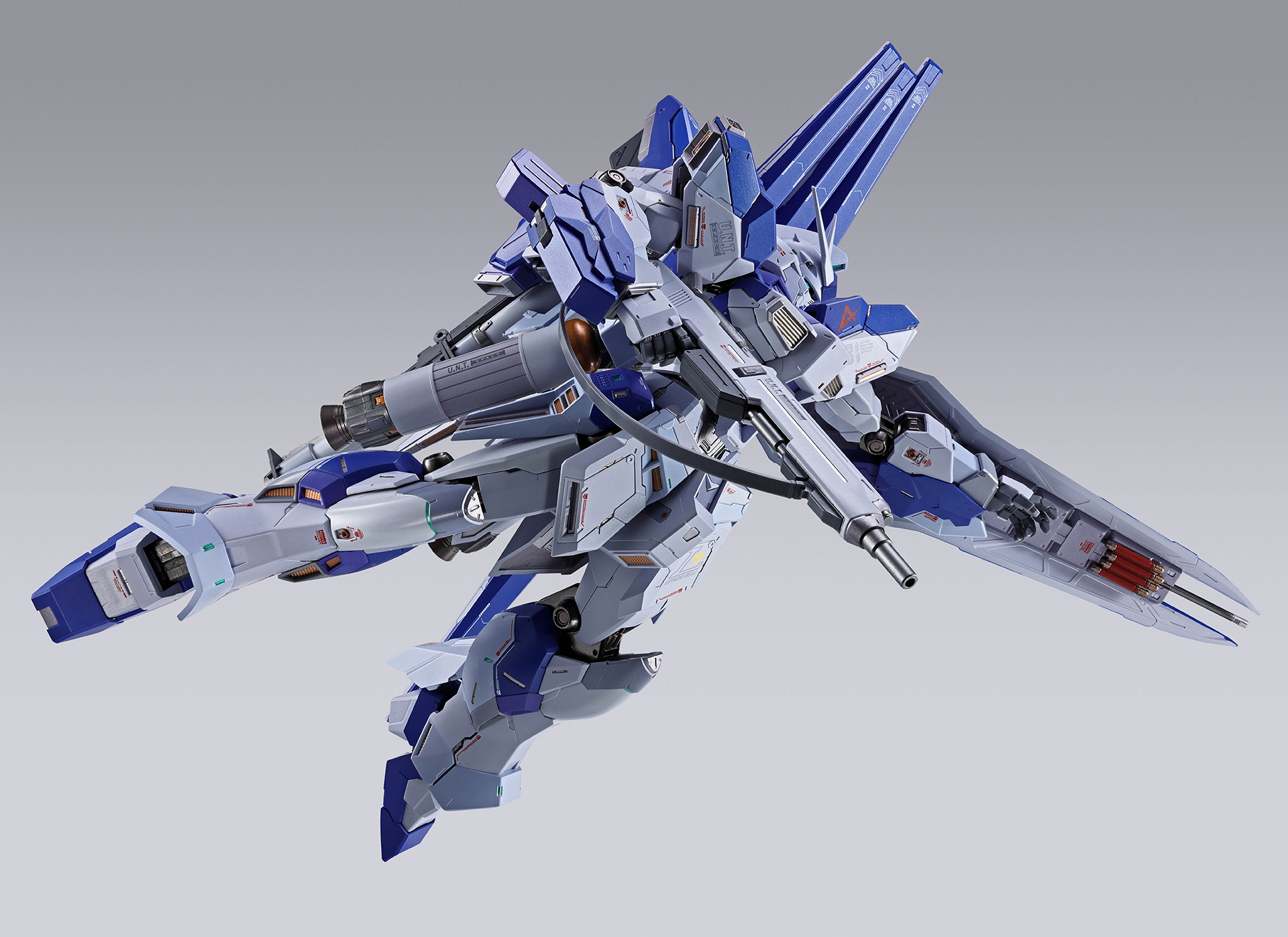 劇場版『機動戦士ガンダム 逆襲のシャア』のワンシーンを彷彿とさせるポージング