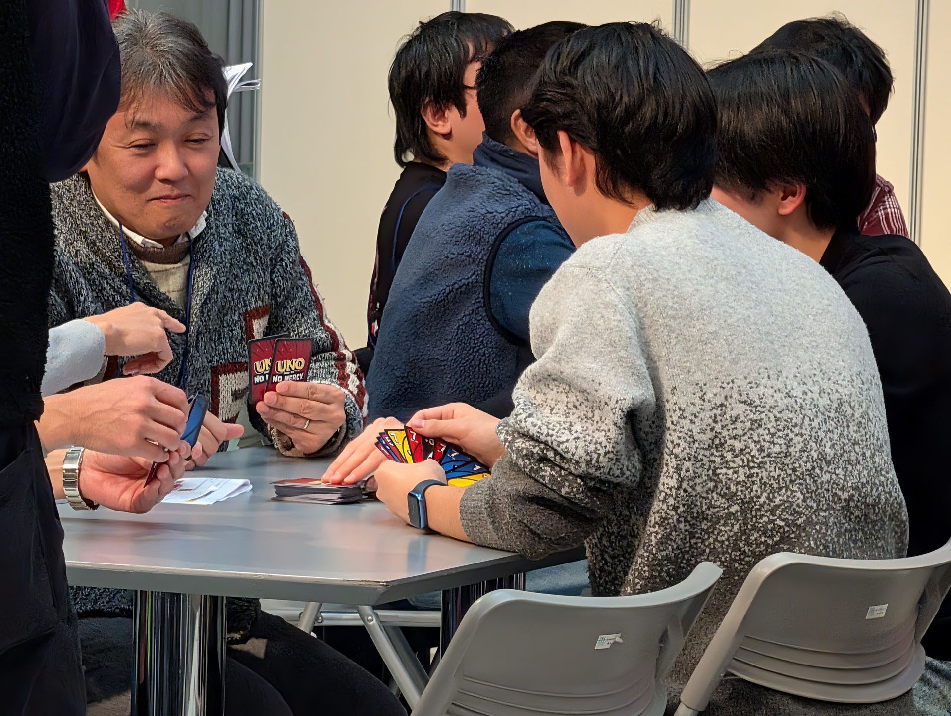 「ウノ ハンパねぇ！」は1チーム1プレーヤーでの対決となっており、ちょっともったいない