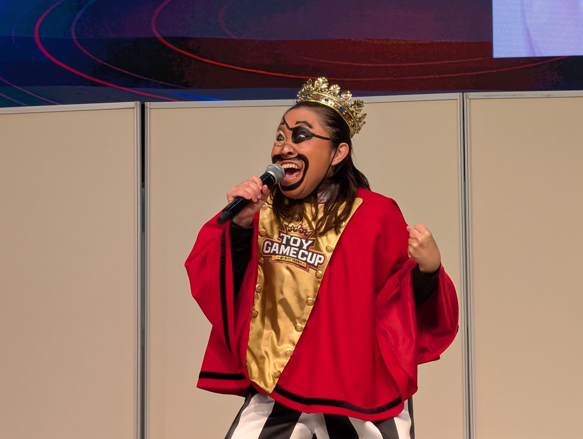 最後は参加者たちに気合いを入れてトークイベントを締めくくった