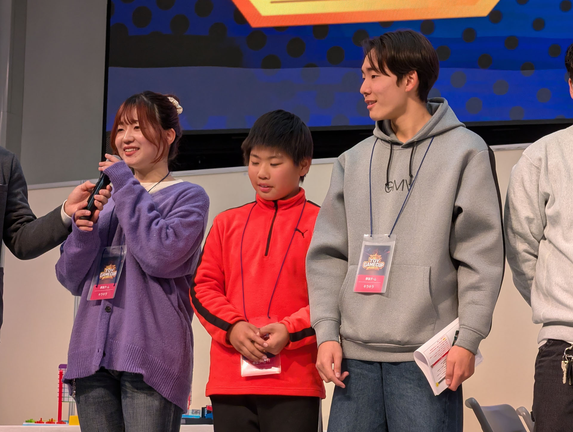 Aリーグ代表「キラキラ」は家族3人のほんわかした雰囲気のチーム