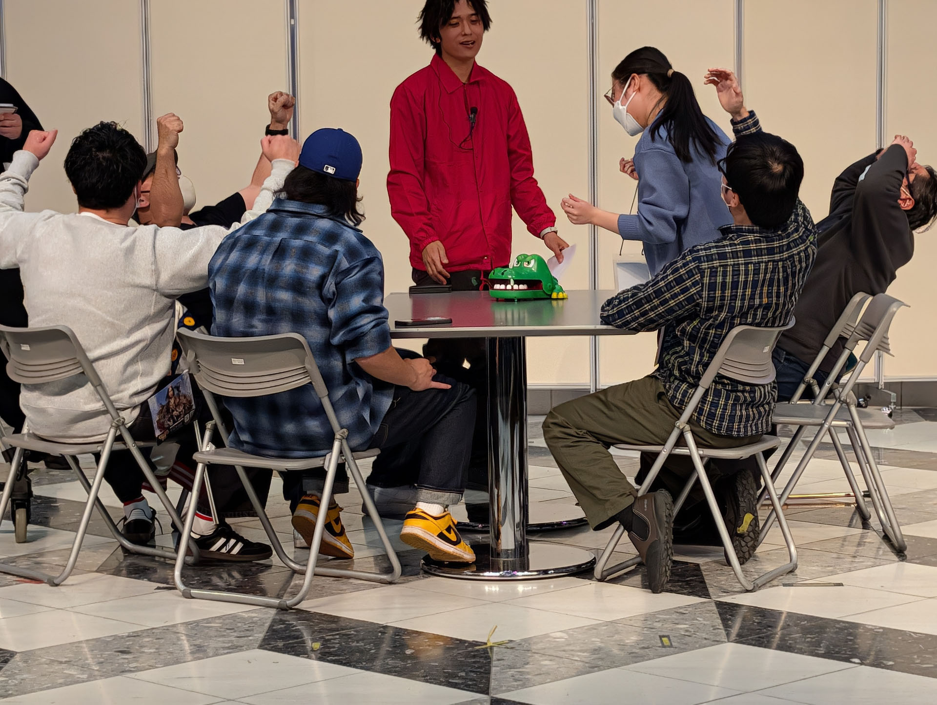 決勝戦の2戦目は「スーパーイタイワニー」で、こちらはサクサクと進み、「ひしんたい」が勝利してドローに持ち込む