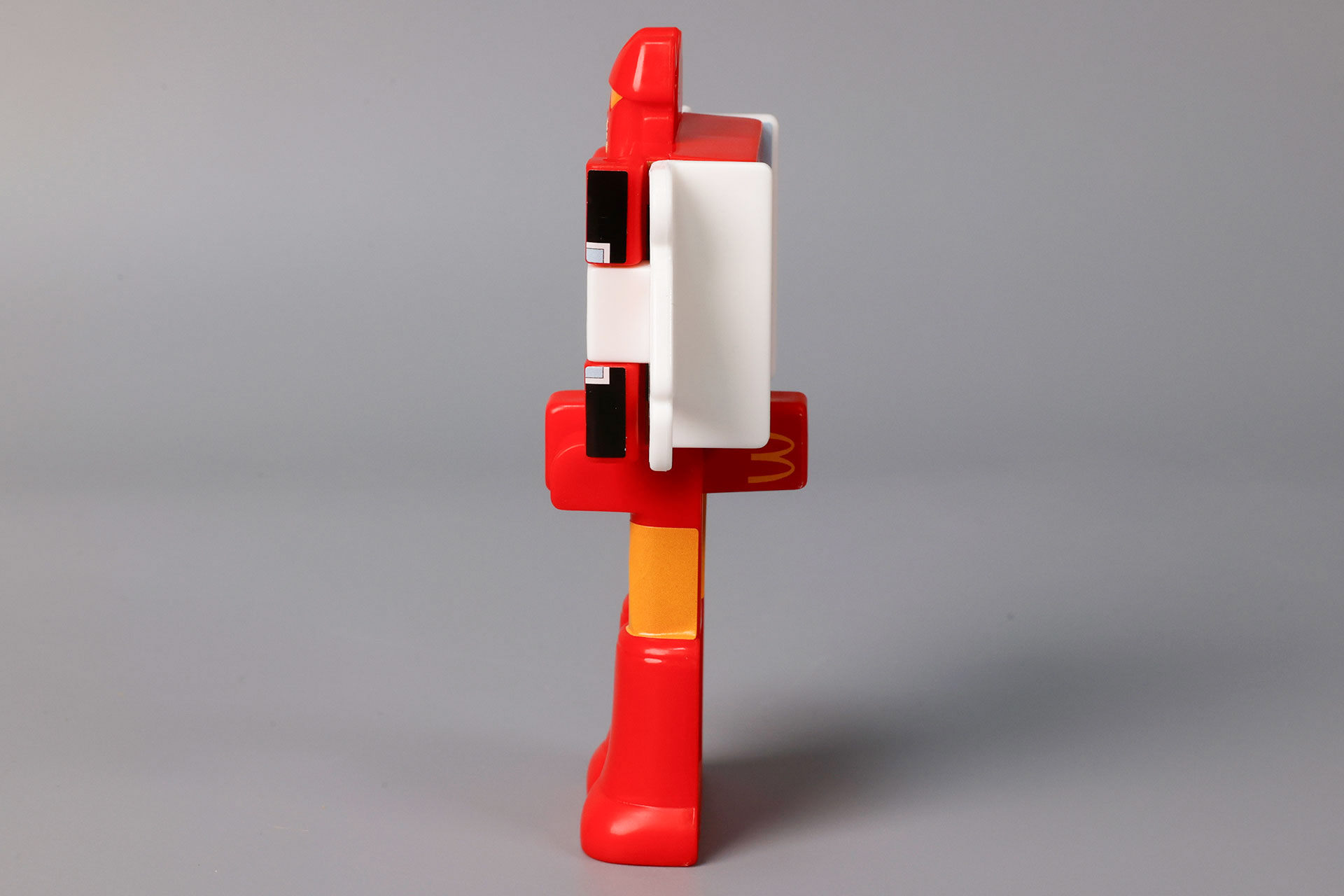 こちらは側面から見たところ