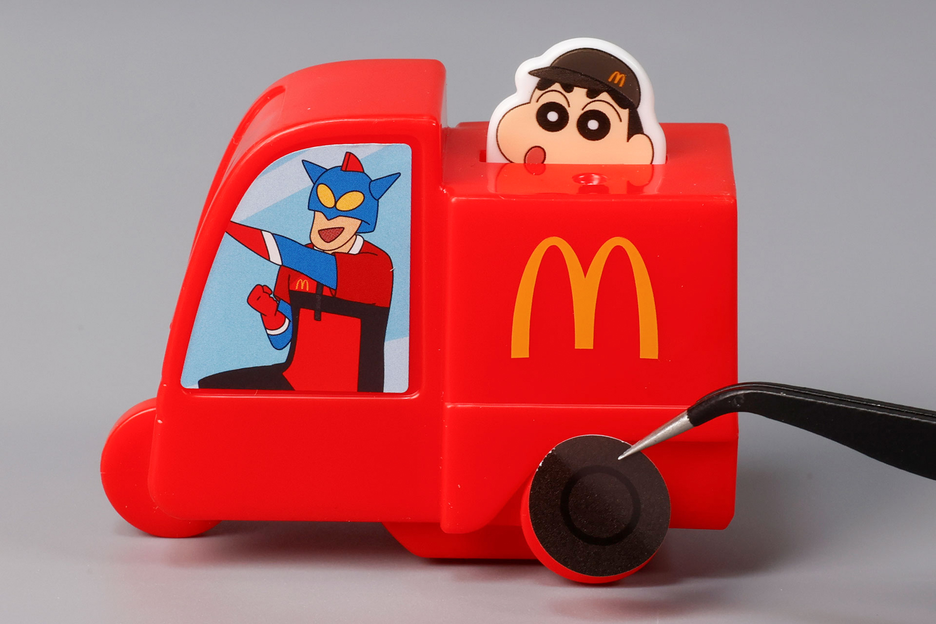 まずはシールを貼るところからスタート！