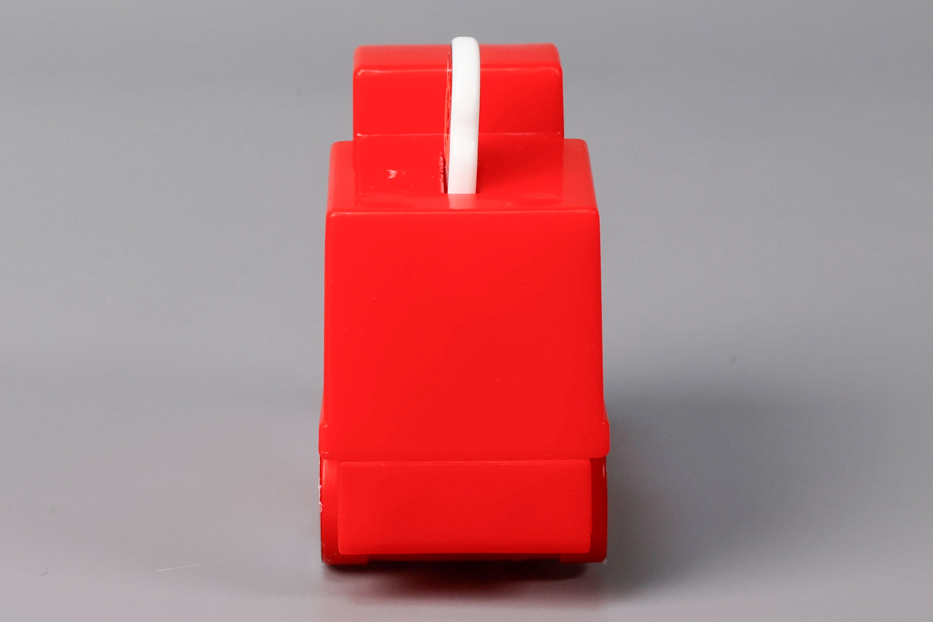 背面側はスッキリしている