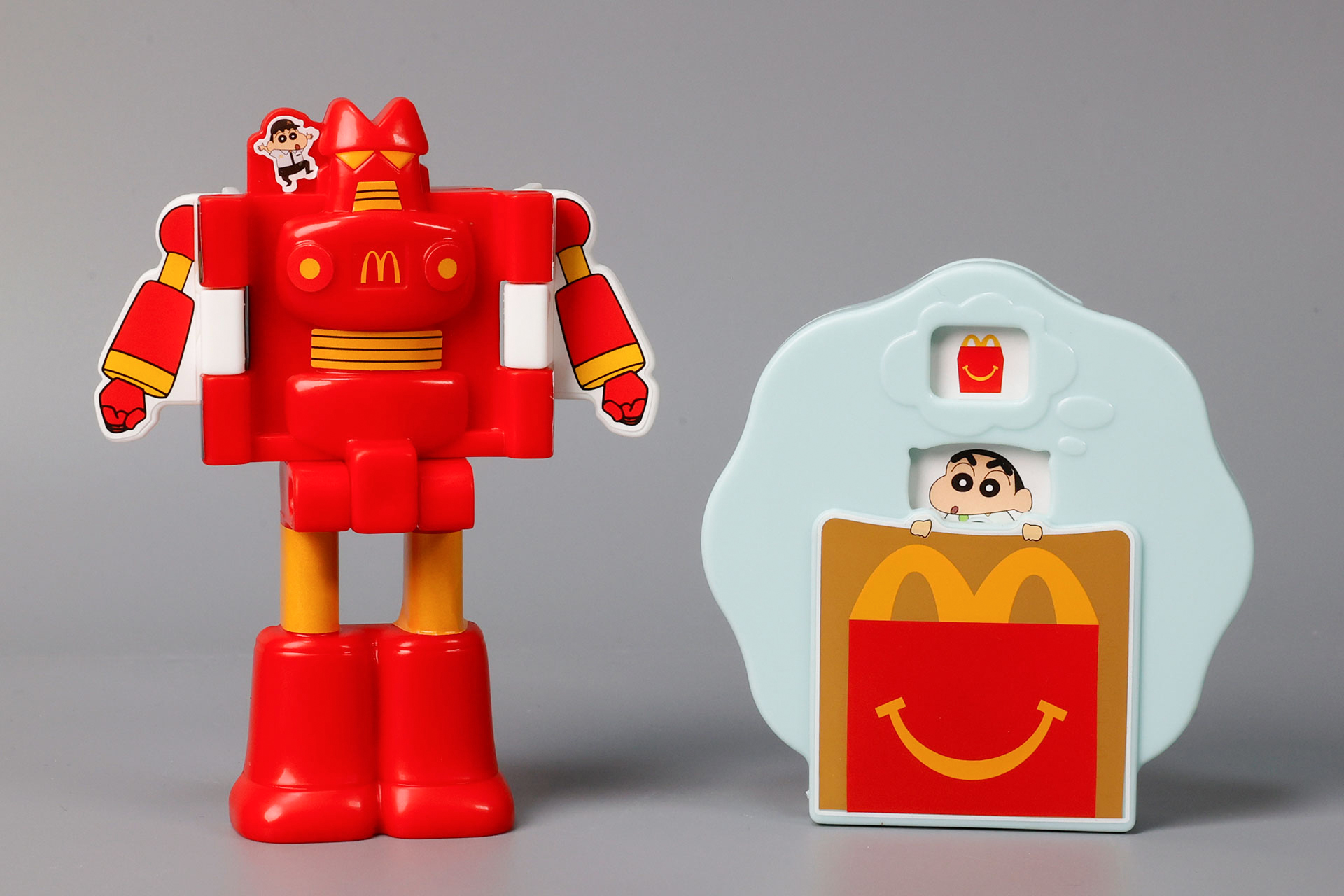 懐かしいおもちゃがモチーフになっている