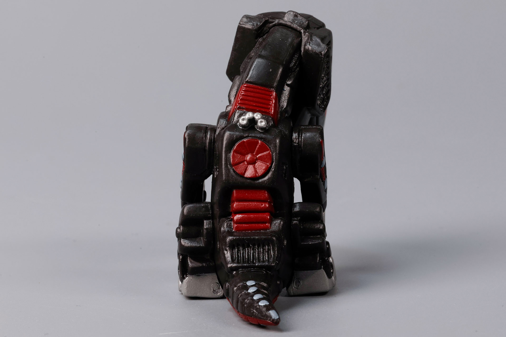 首が少し傾いているのがわかる