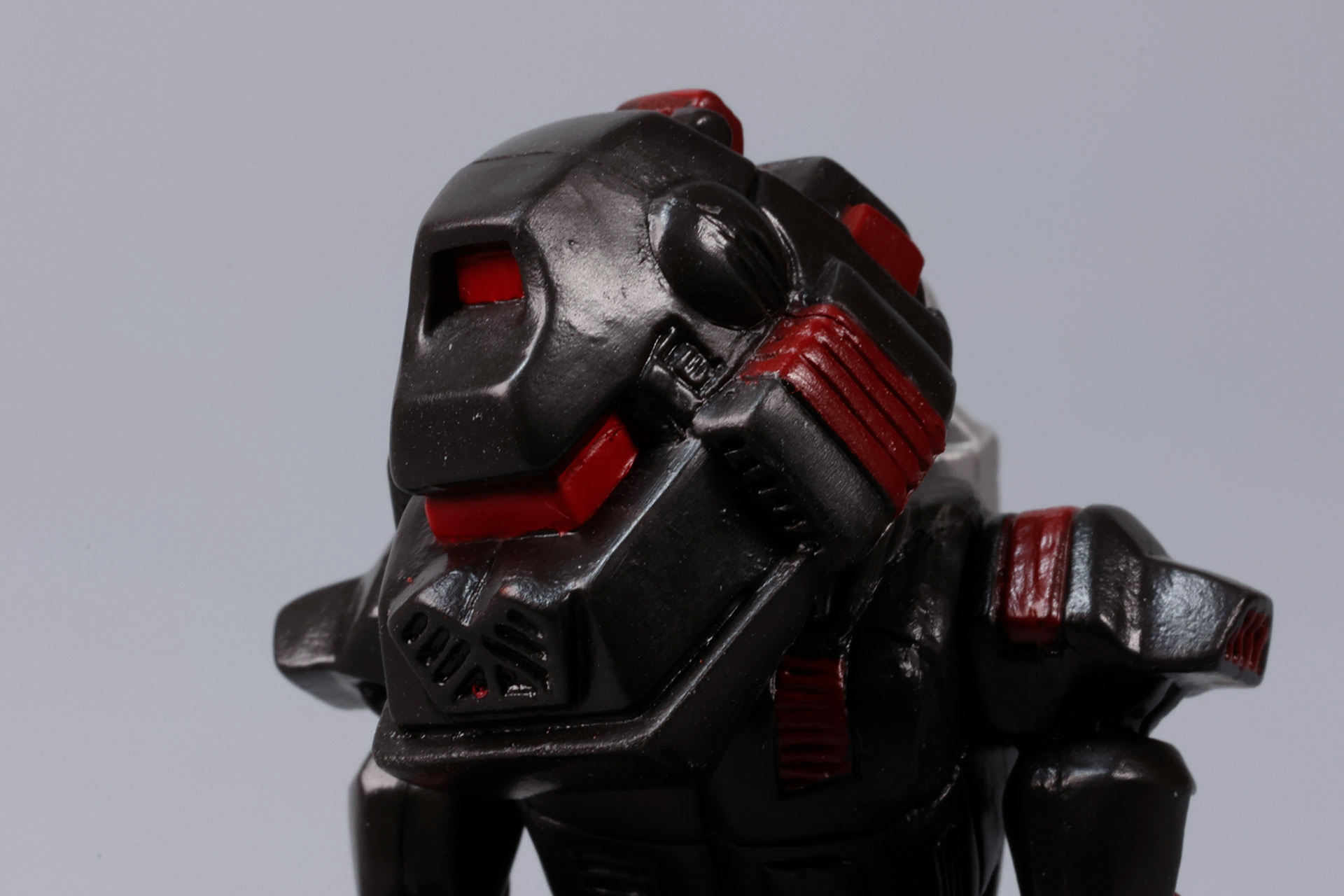 いかにもゴリラっぽい表情だ