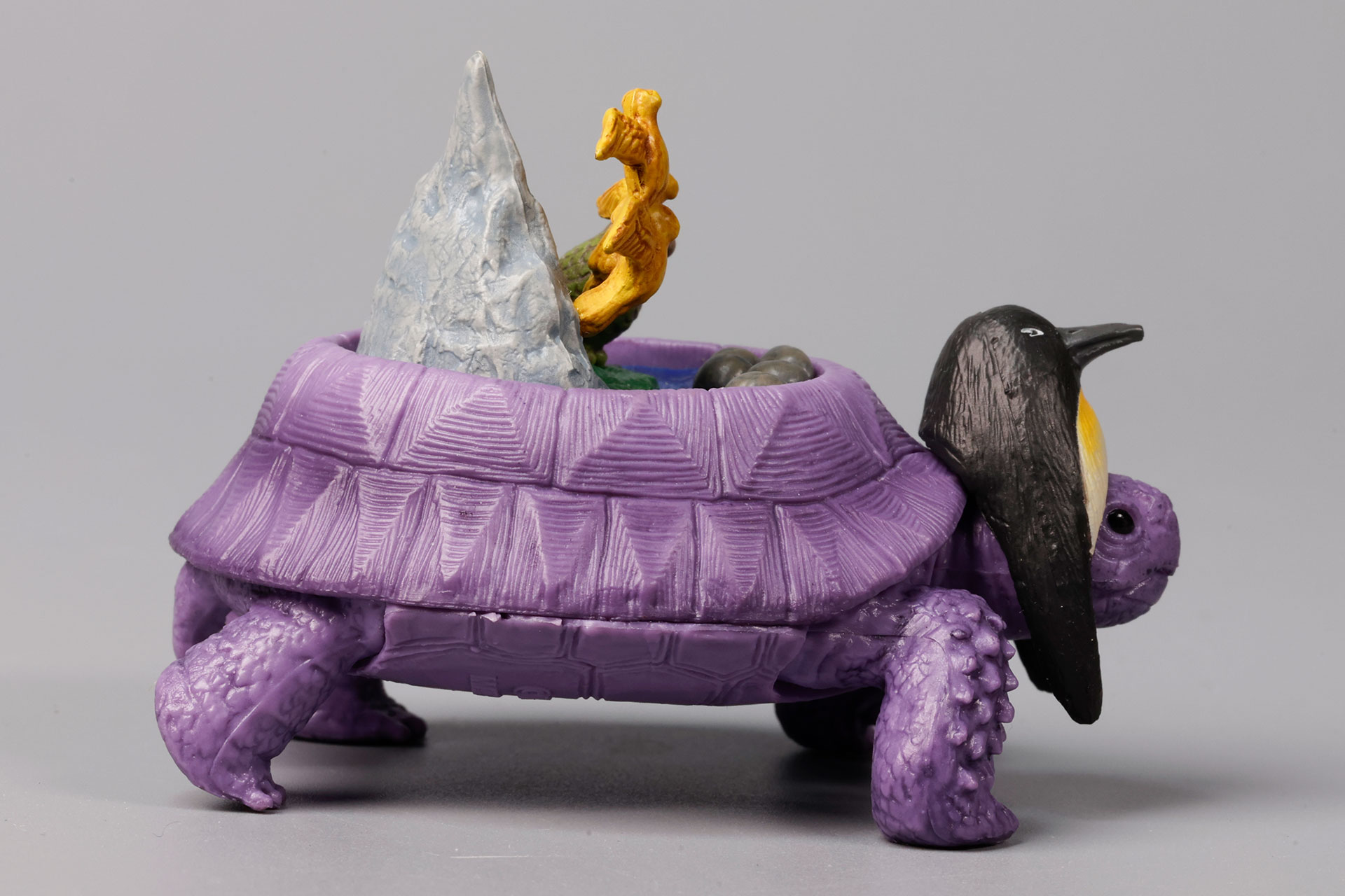 甲羅部分の模様も丁寧に造形されている