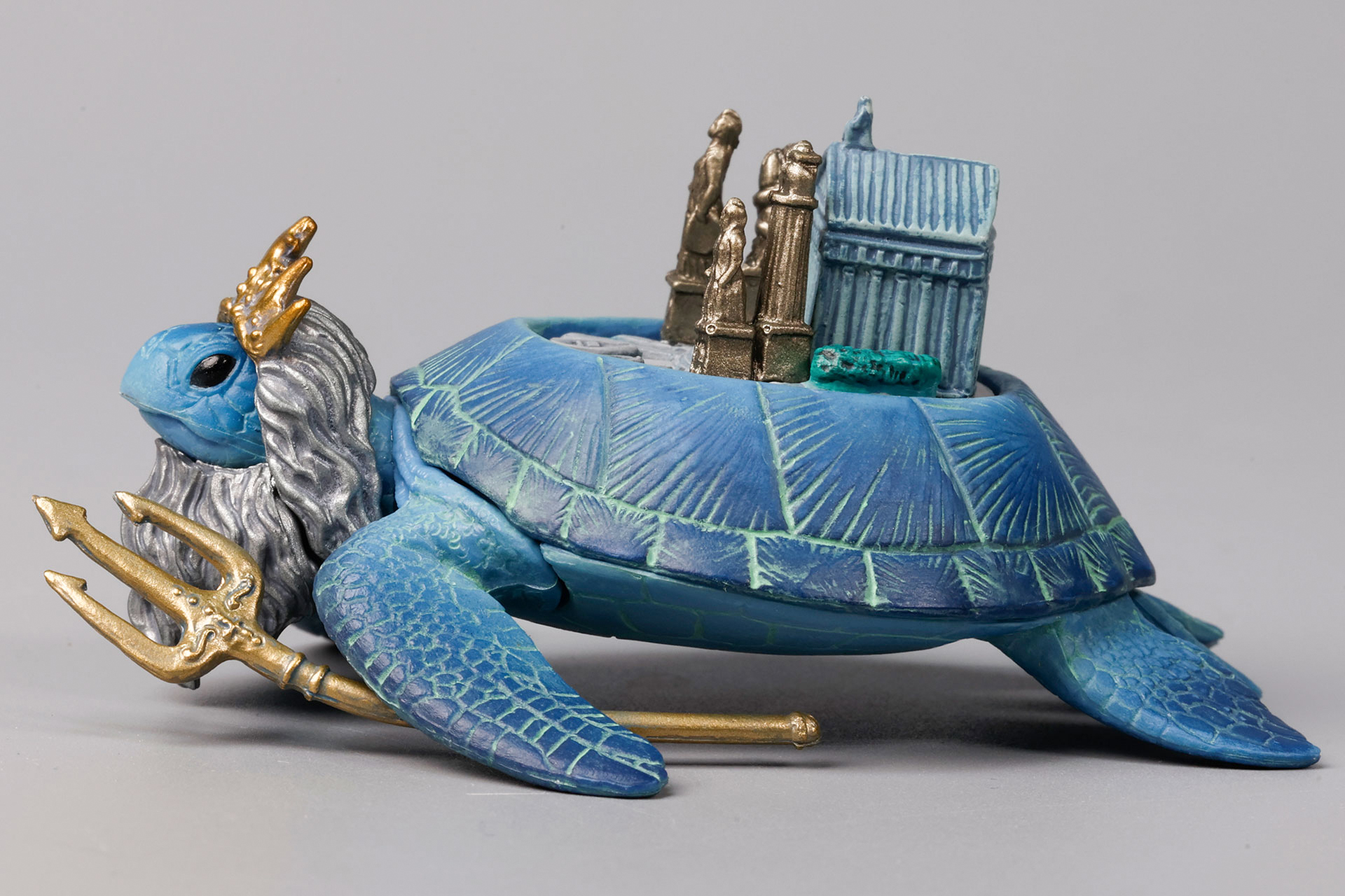 ウミガメがモチーフになったのはこれが初めてだ