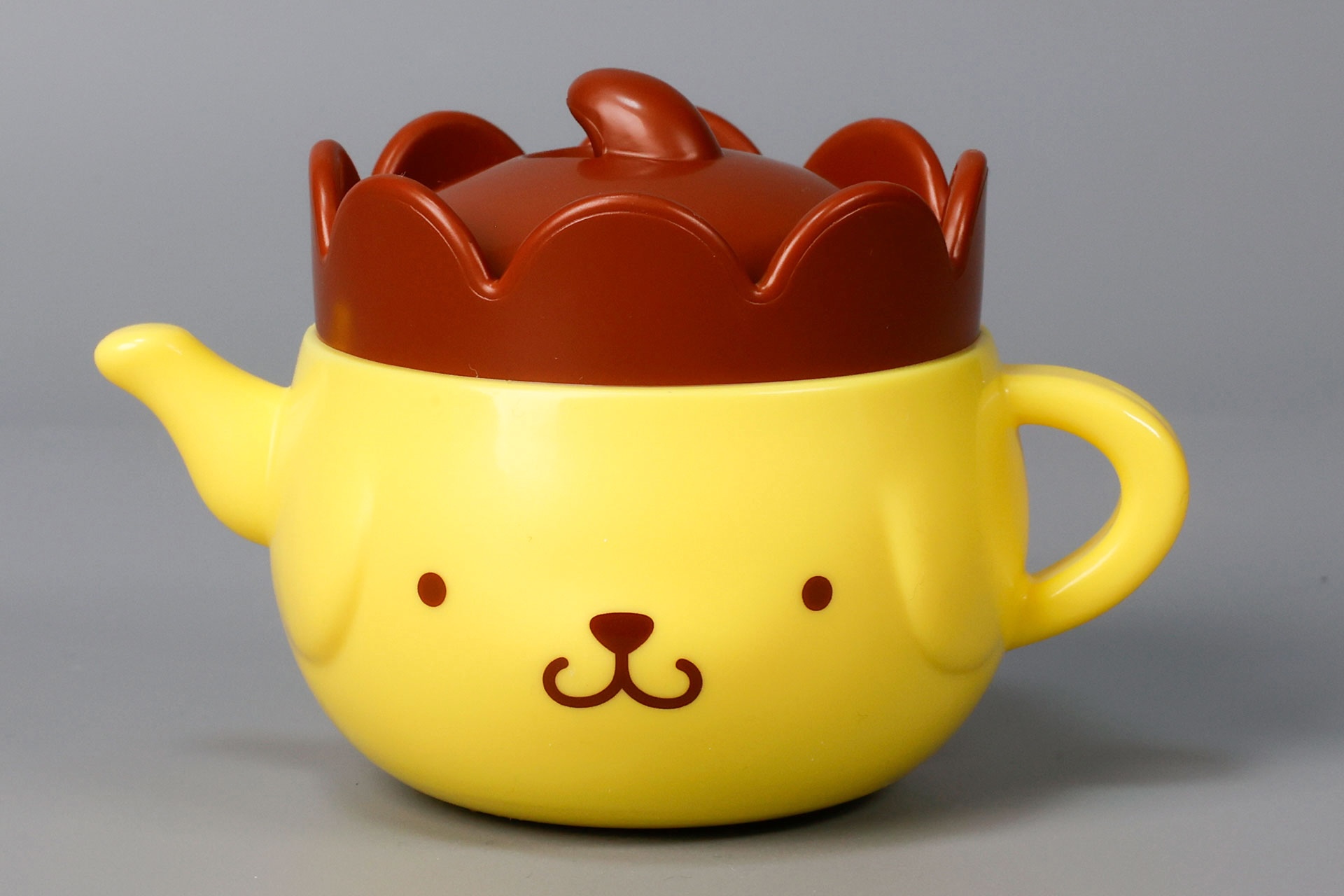 見た目とは異なり、ティーポットとしては使えない