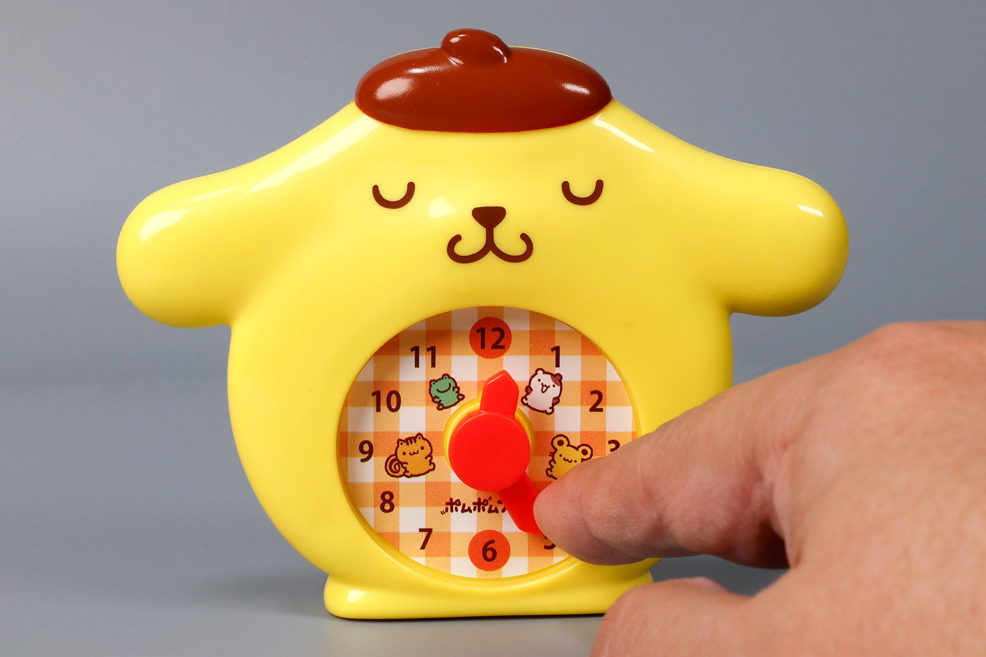 時計の針は指で動かせる