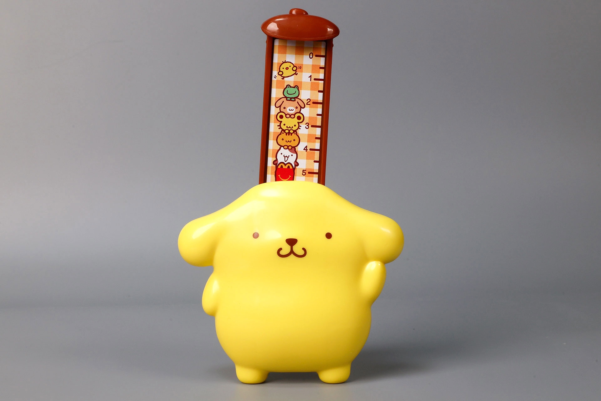 しかし！　帽子を引っ張ると定規に変身