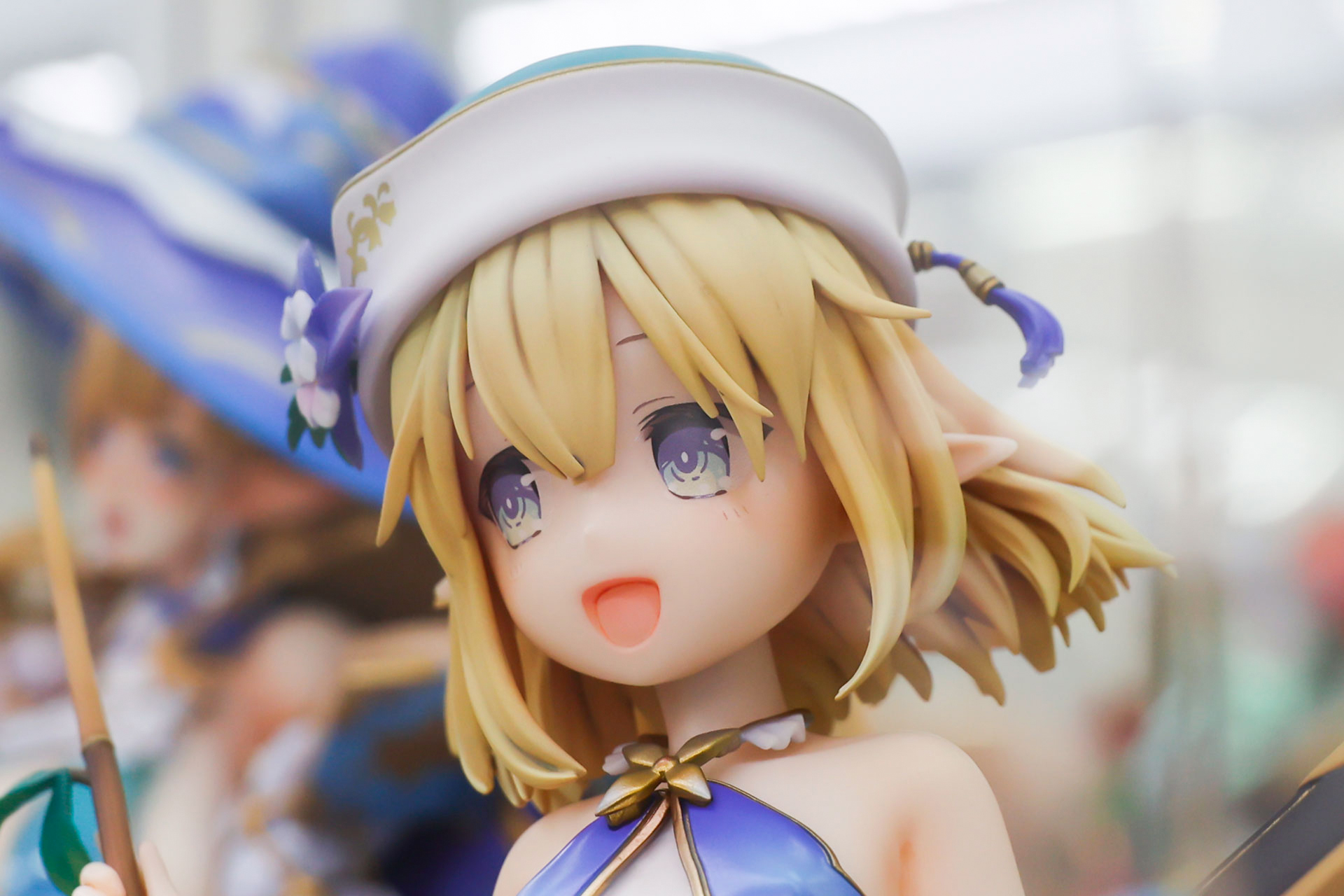 髪も丁寧に作り込まれている