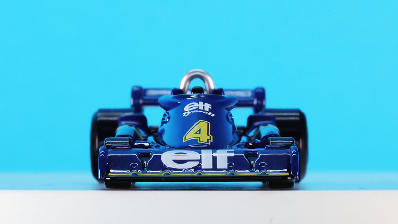 フロントタイヤが小さく、車体前側からの飛び出しが少なく空気抵抗低減に寄与します