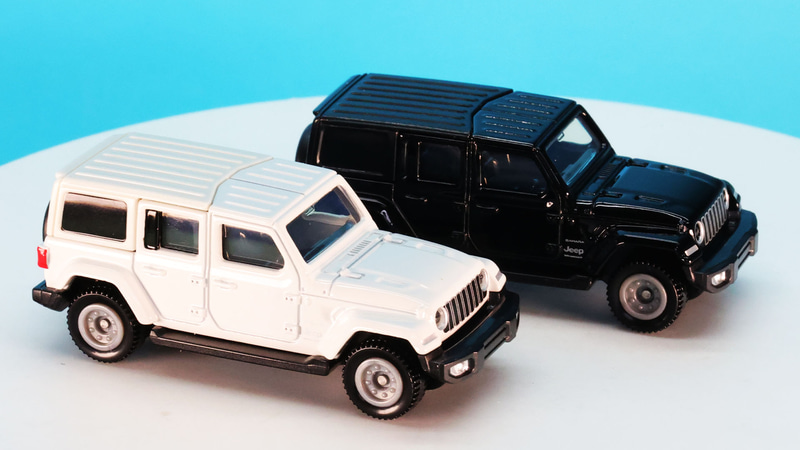 フロントの7連スロットは受け継がれてきたジープのアイコンです