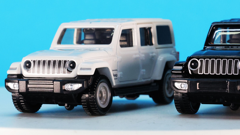 7連スリットはプリントで表現されています