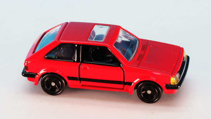 赤い1500XGは憧れのクルマだった方も多いのでは。かっこいいトミカにREBORNしました！