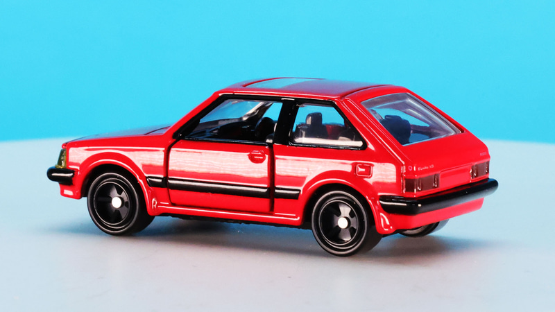 そのバンパーは全周にわたっています