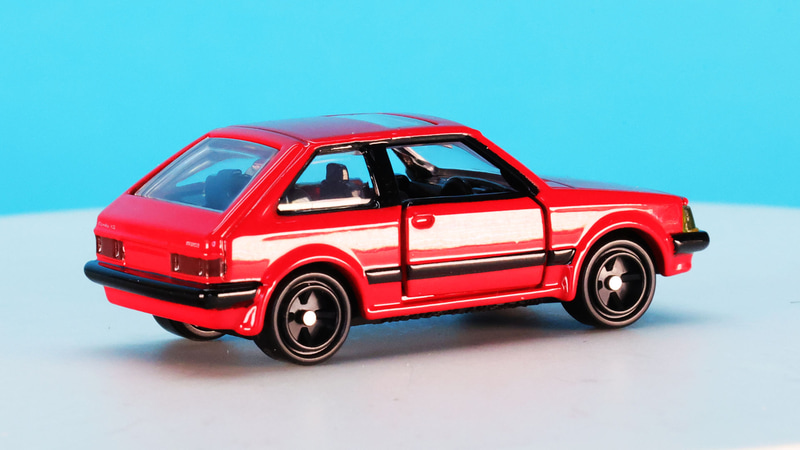 このファミリアが登場した時代の勢いや軽やかさも感じられます