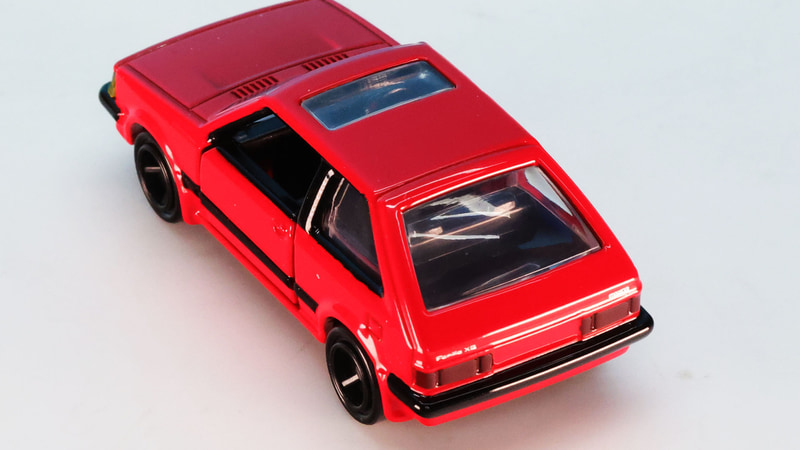 当時のクルマはウインドウが広かったですね。トミカでも良く再現されています