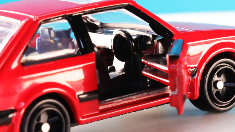 広いウインドウ、ドアも開くとなれば車内もよく見えます