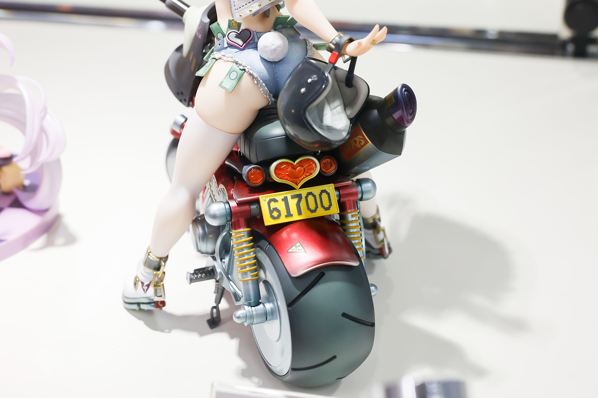 テールランプもハートマーク型だ